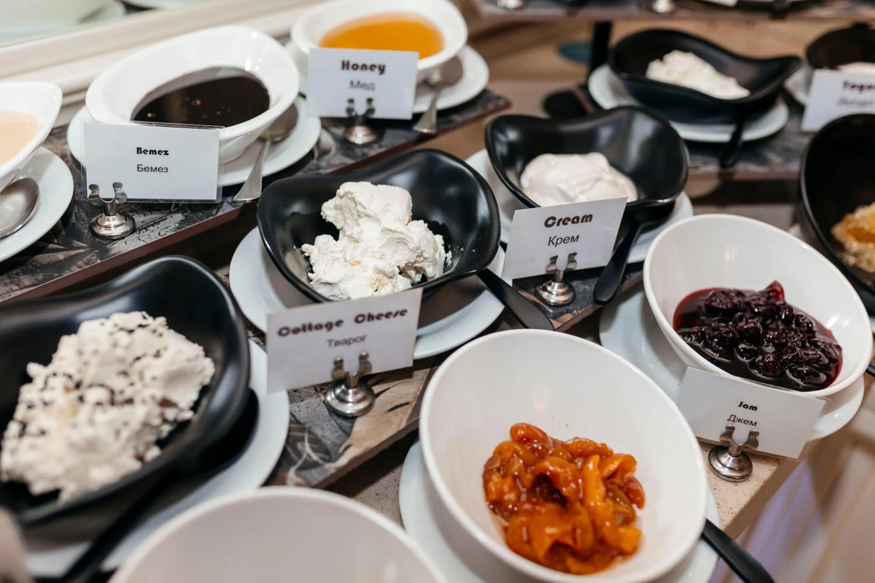 Restaurant/places to eat in Capitol Hotel