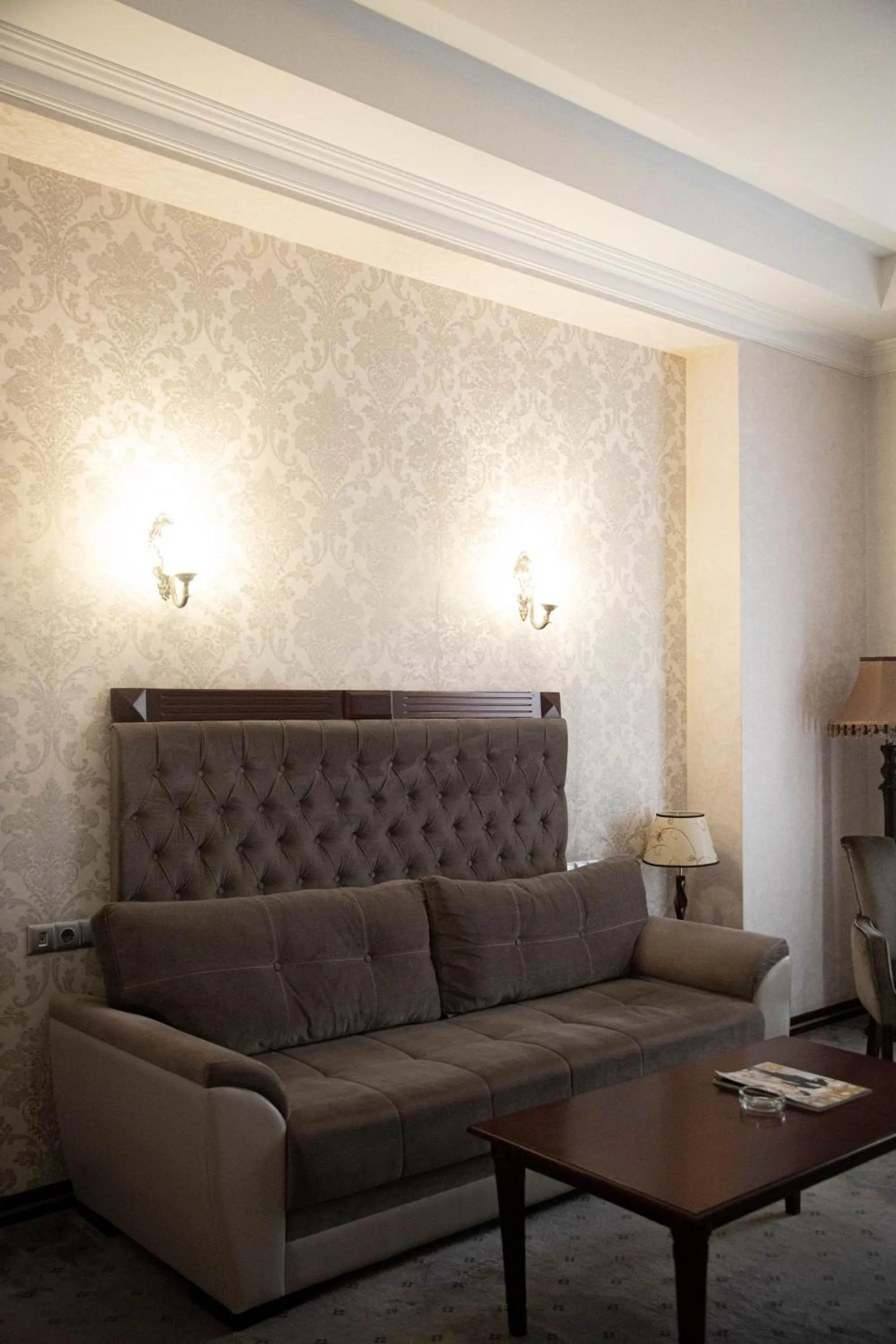 Seating area in Capitol Hotel