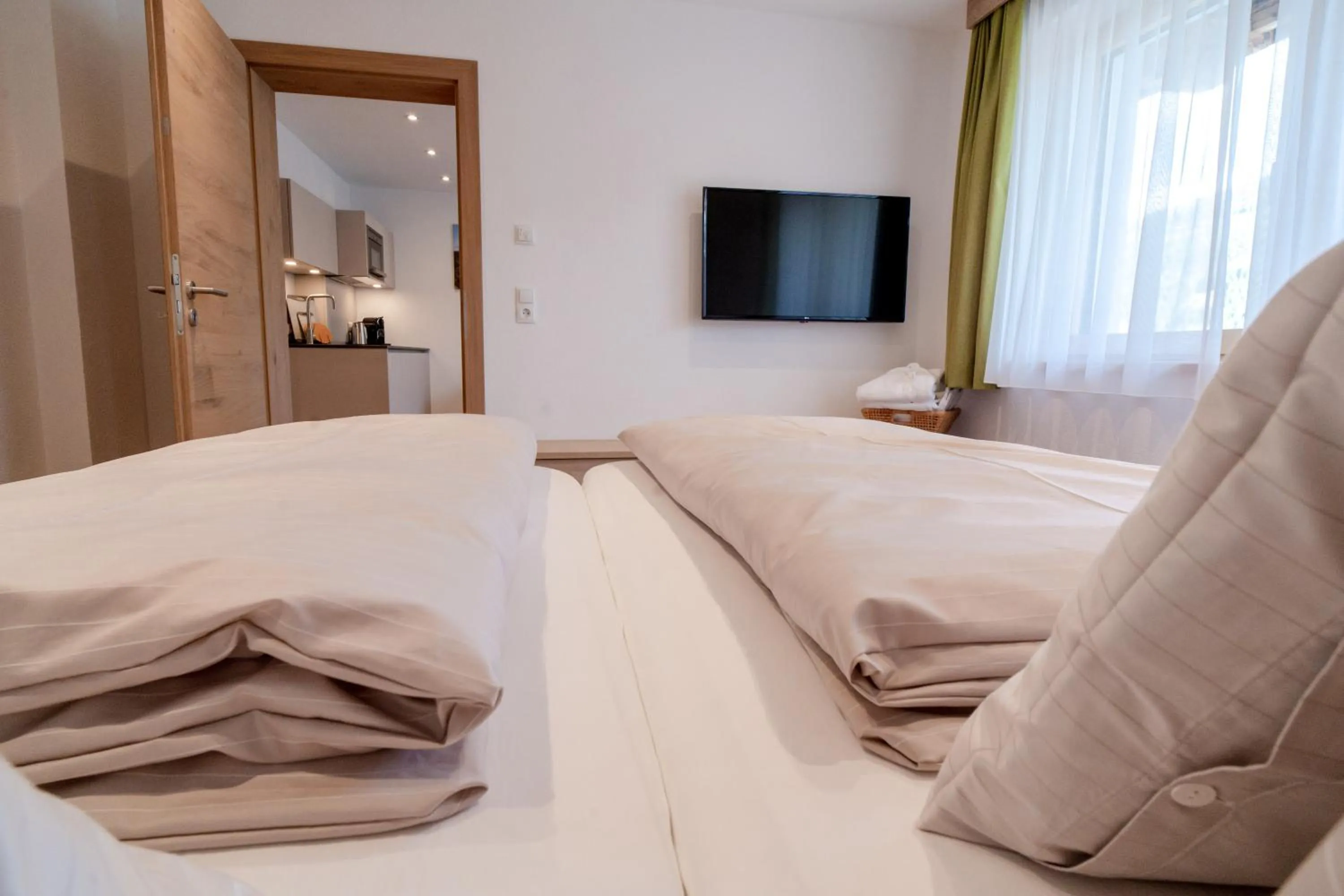 Photo of the whole room, Bed in Alpen Gasthof Apartments Hohe Burg