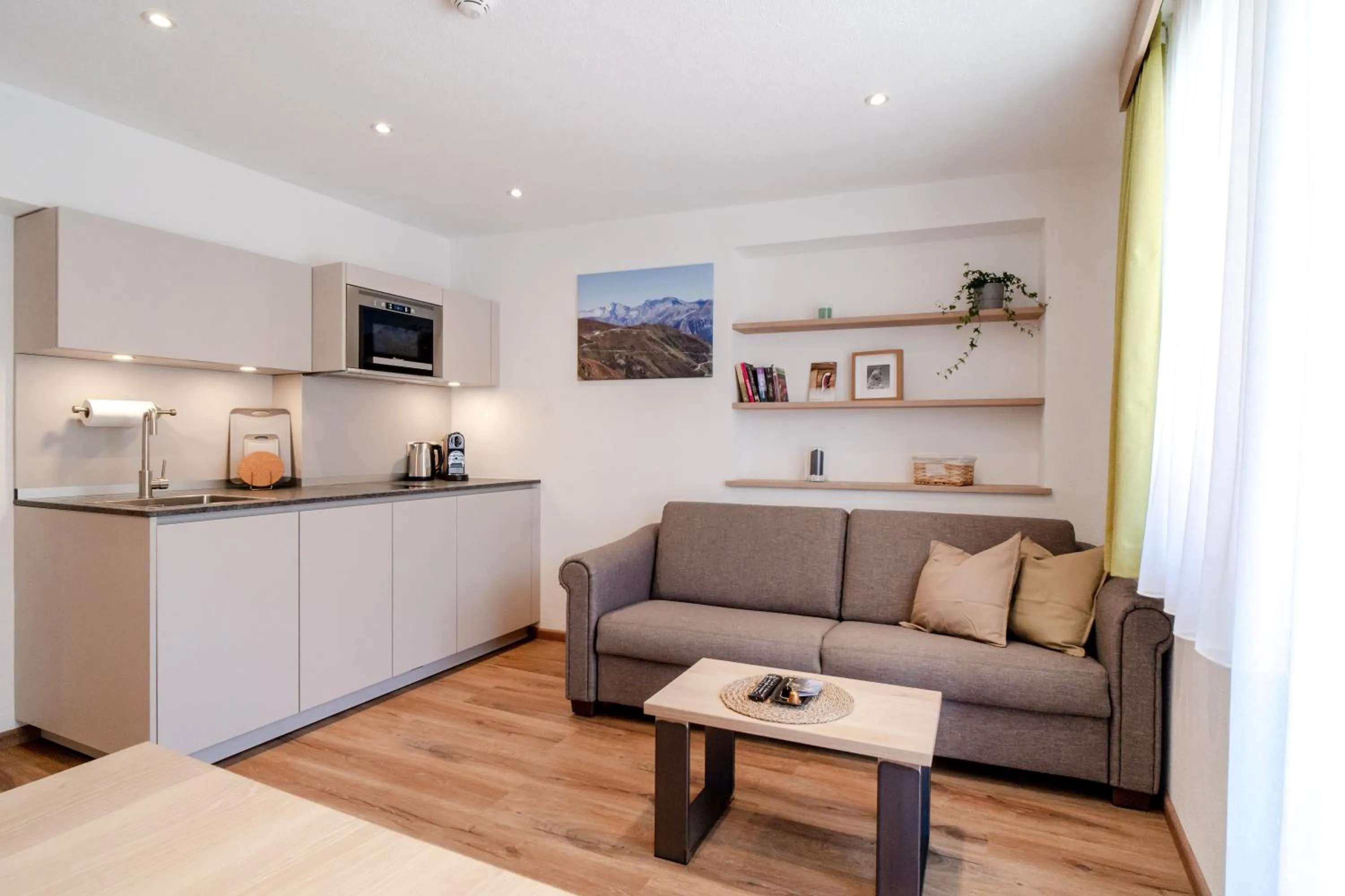 Kitchen or kitchenette in Alpen Gasthof Apartments Hohe Burg