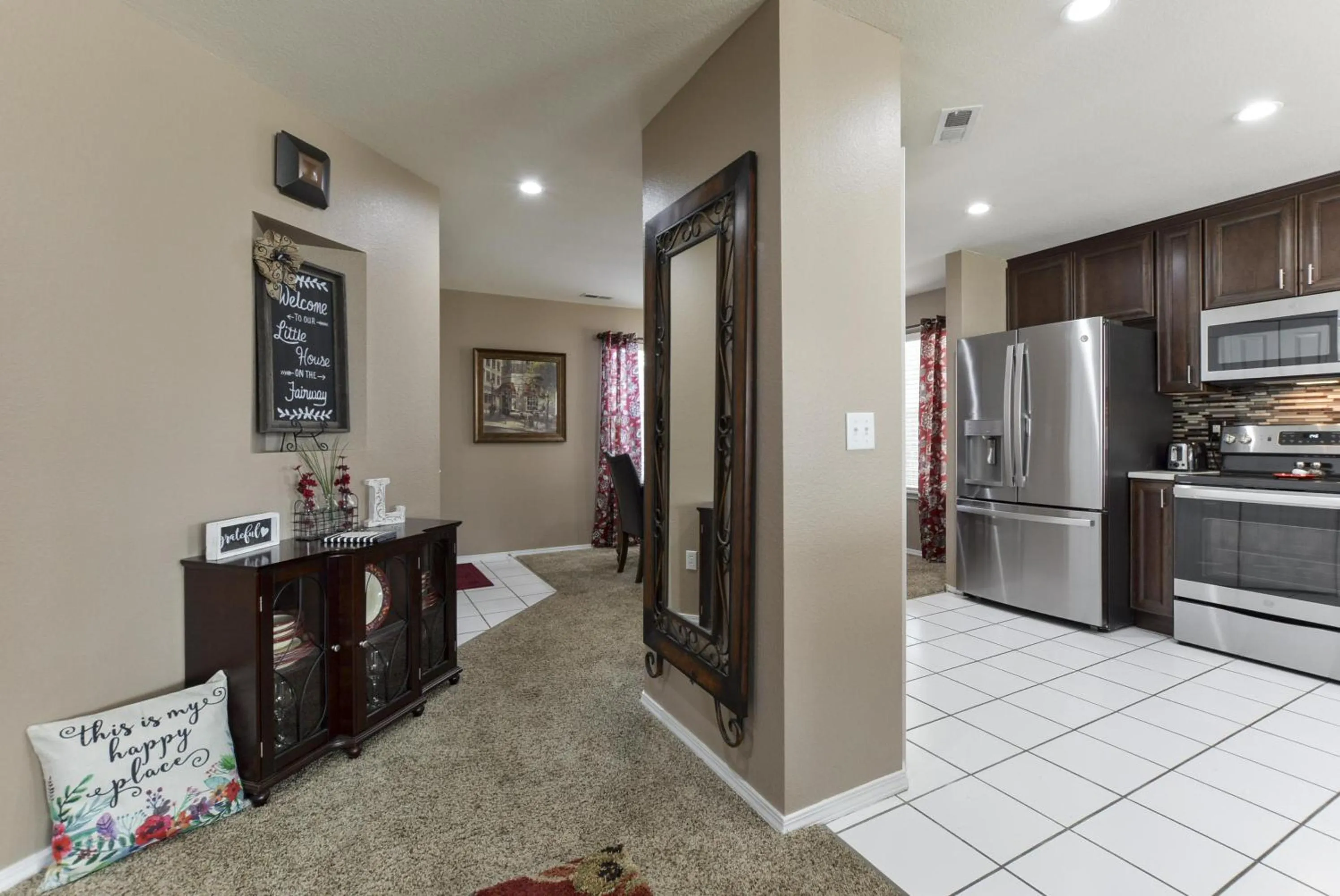 Property building in Little House On The Fairway- Luxury Golf Condo -updated - 2min Off Strip!!