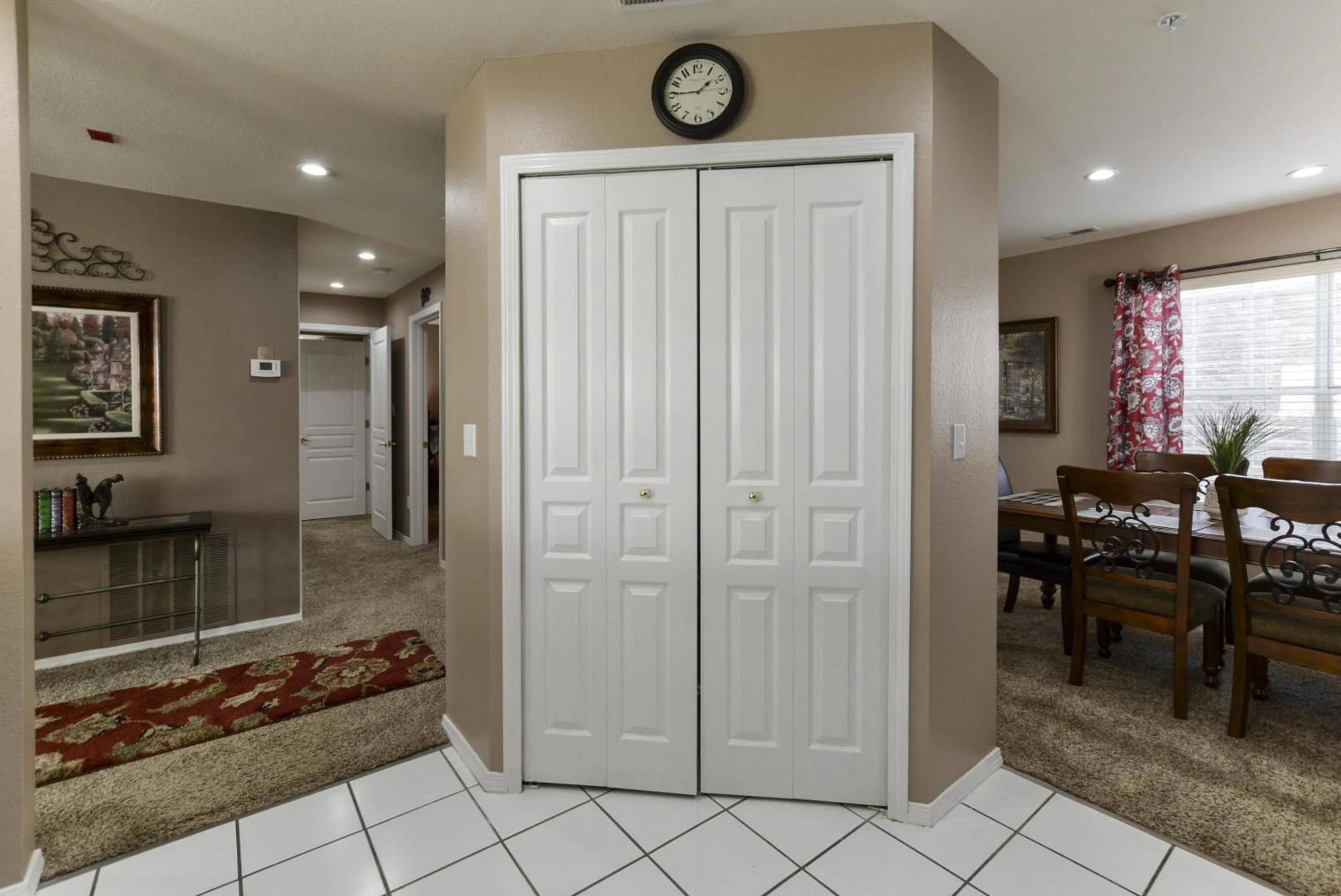 Property building in Little House On The Fairway- Luxury Golf Condo -updated - 2min Off Strip!!