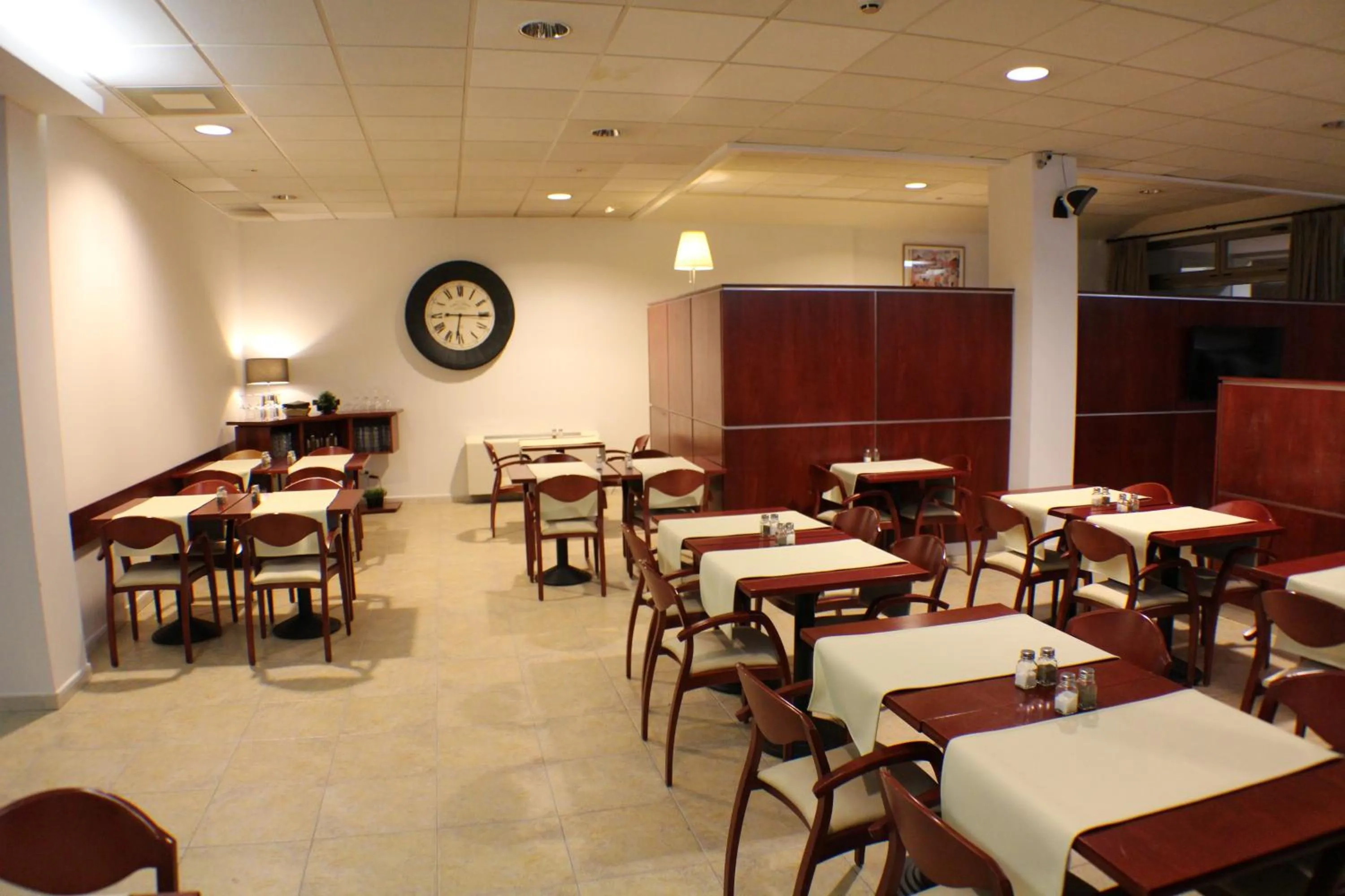 Restaurant/places to eat in Hotel Cubil