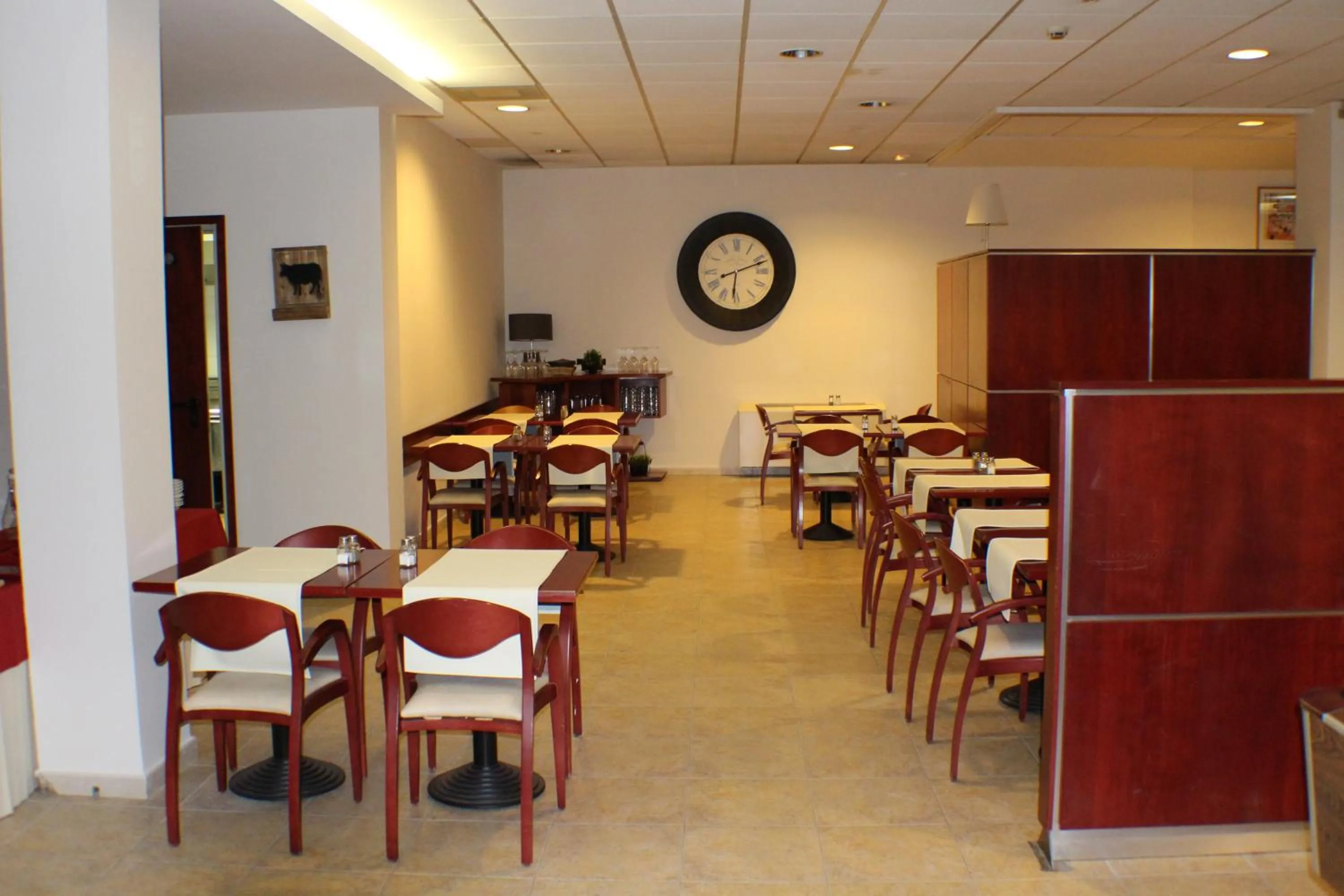Restaurant/places to eat in Hotel Cubil