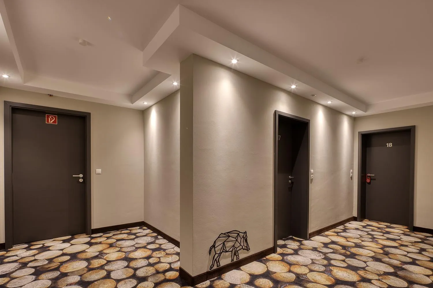 Text overlay in Hotel Imhof