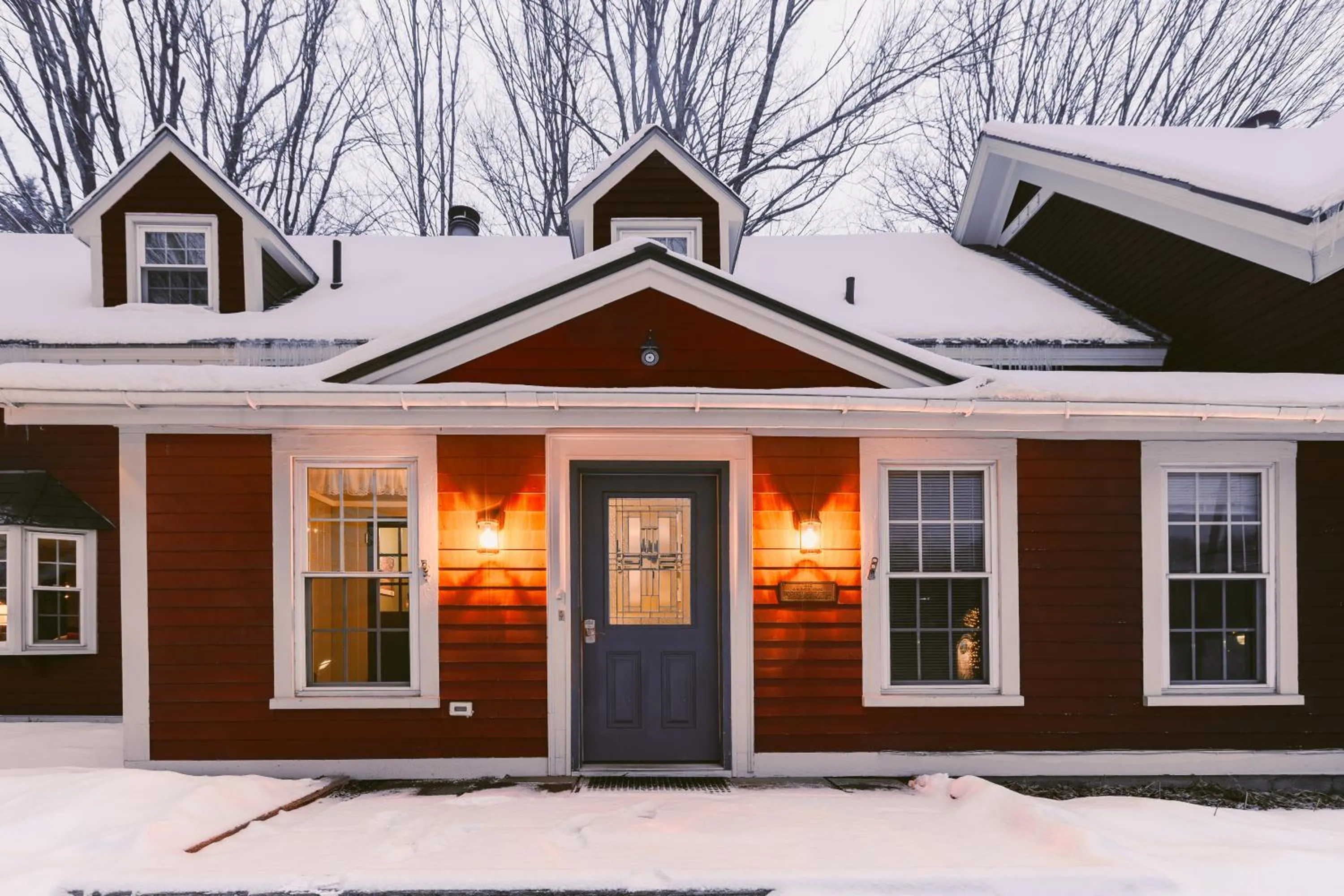 Property building in Deerfield Valley Inn - Mt Snow