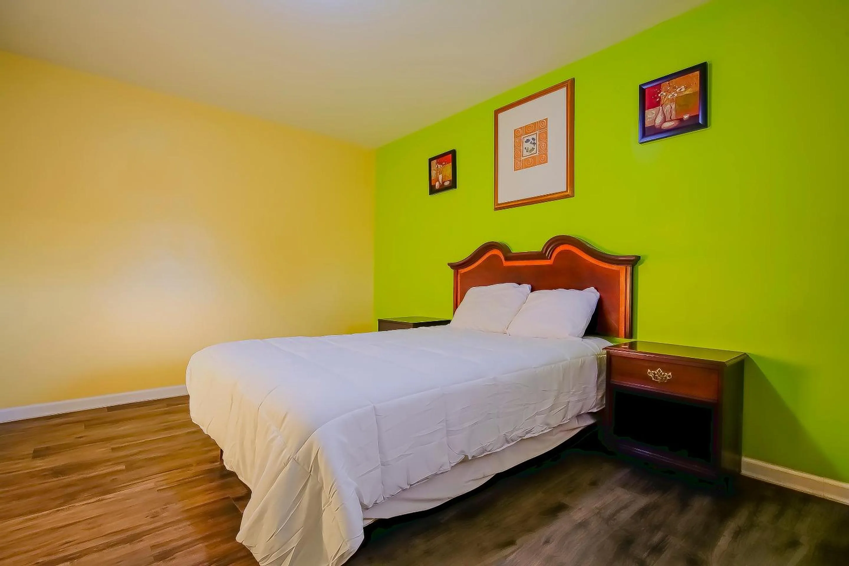 Bedroom, Bed in Hotel O Markham IL near Harvey/Tinley Park