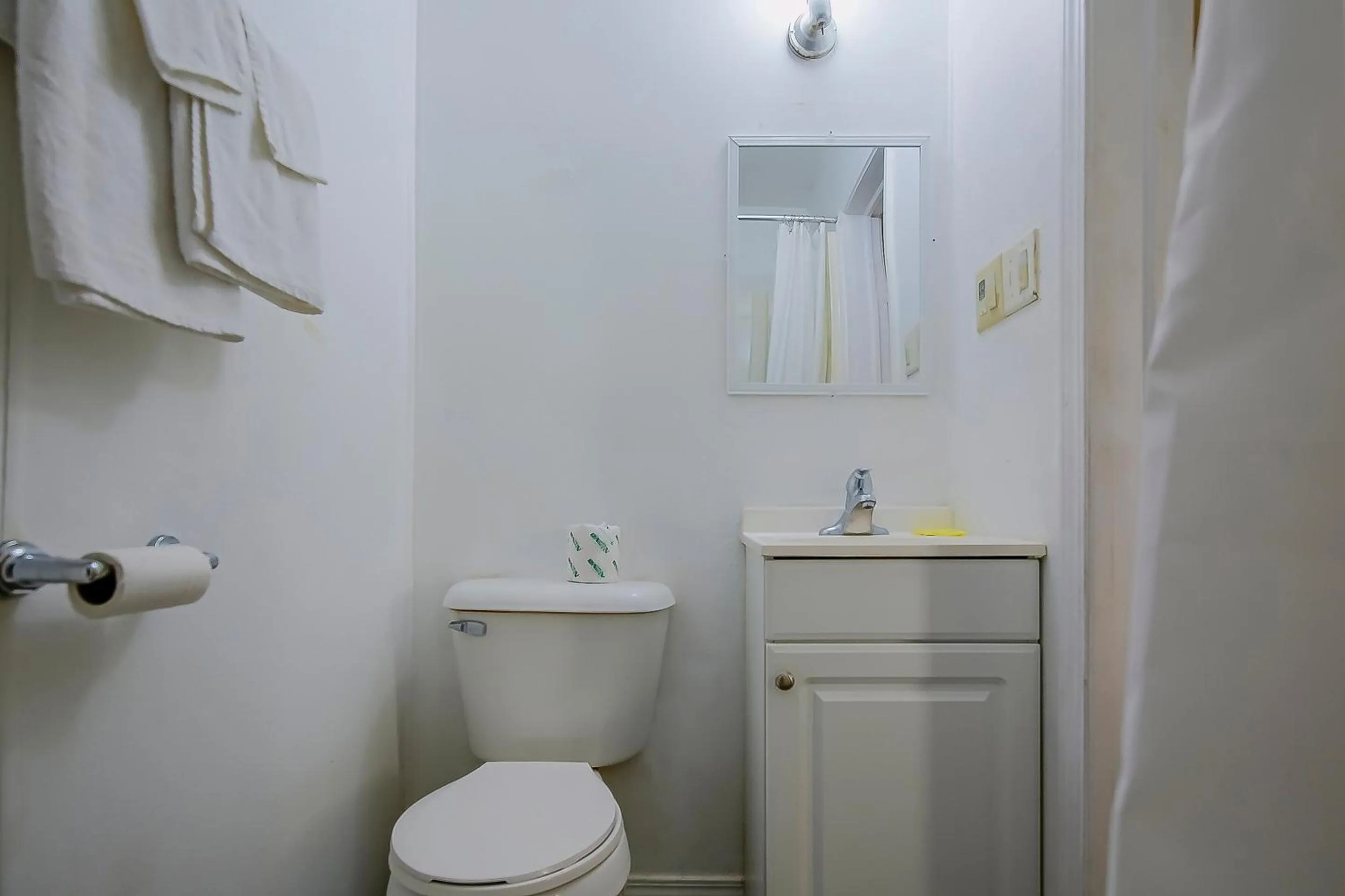 Bathroom in Hotel O Markham IL near Harvey/Tinley Park