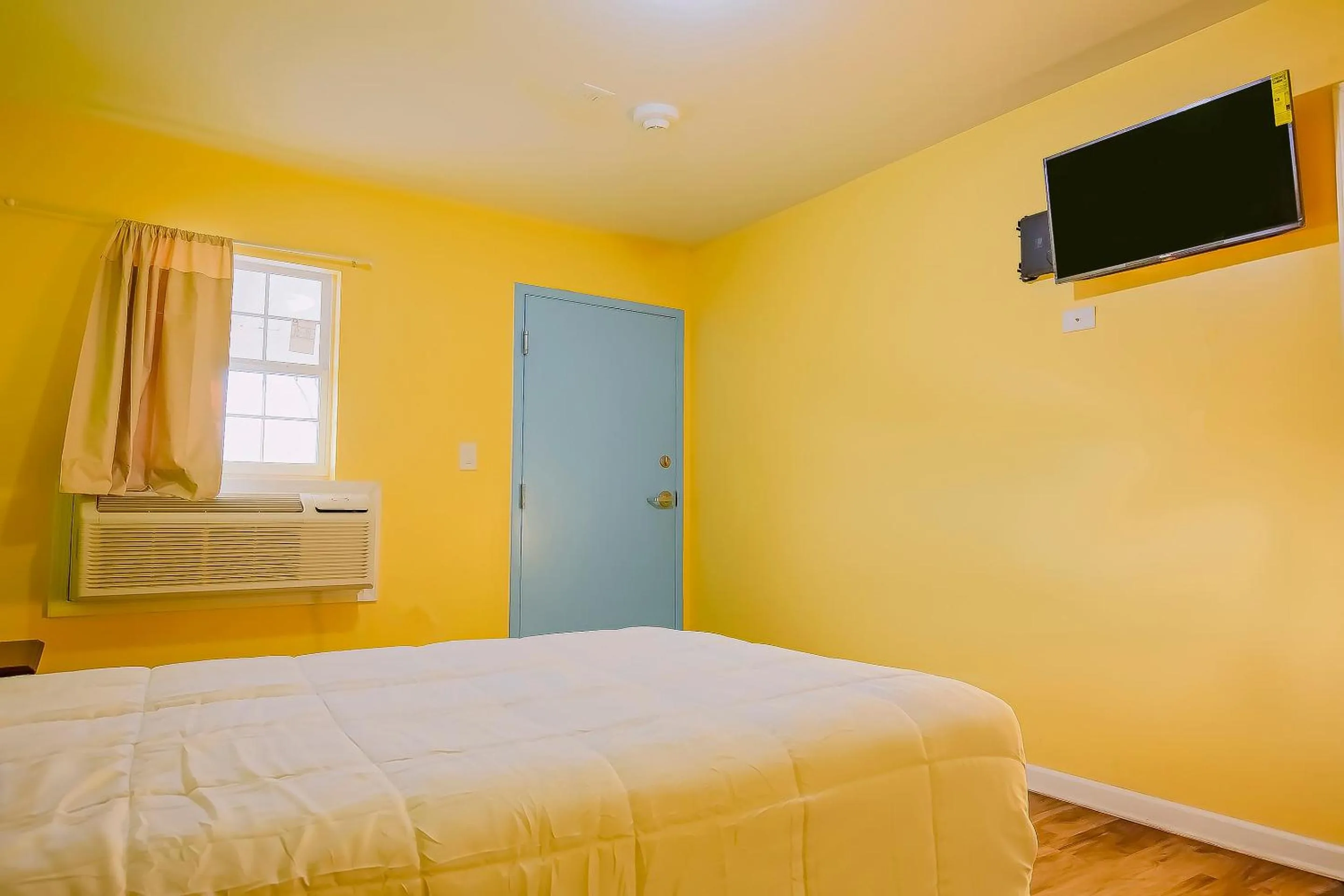 Bedroom, Bed in Hotel O Markham IL near Harvey/Tinley Park