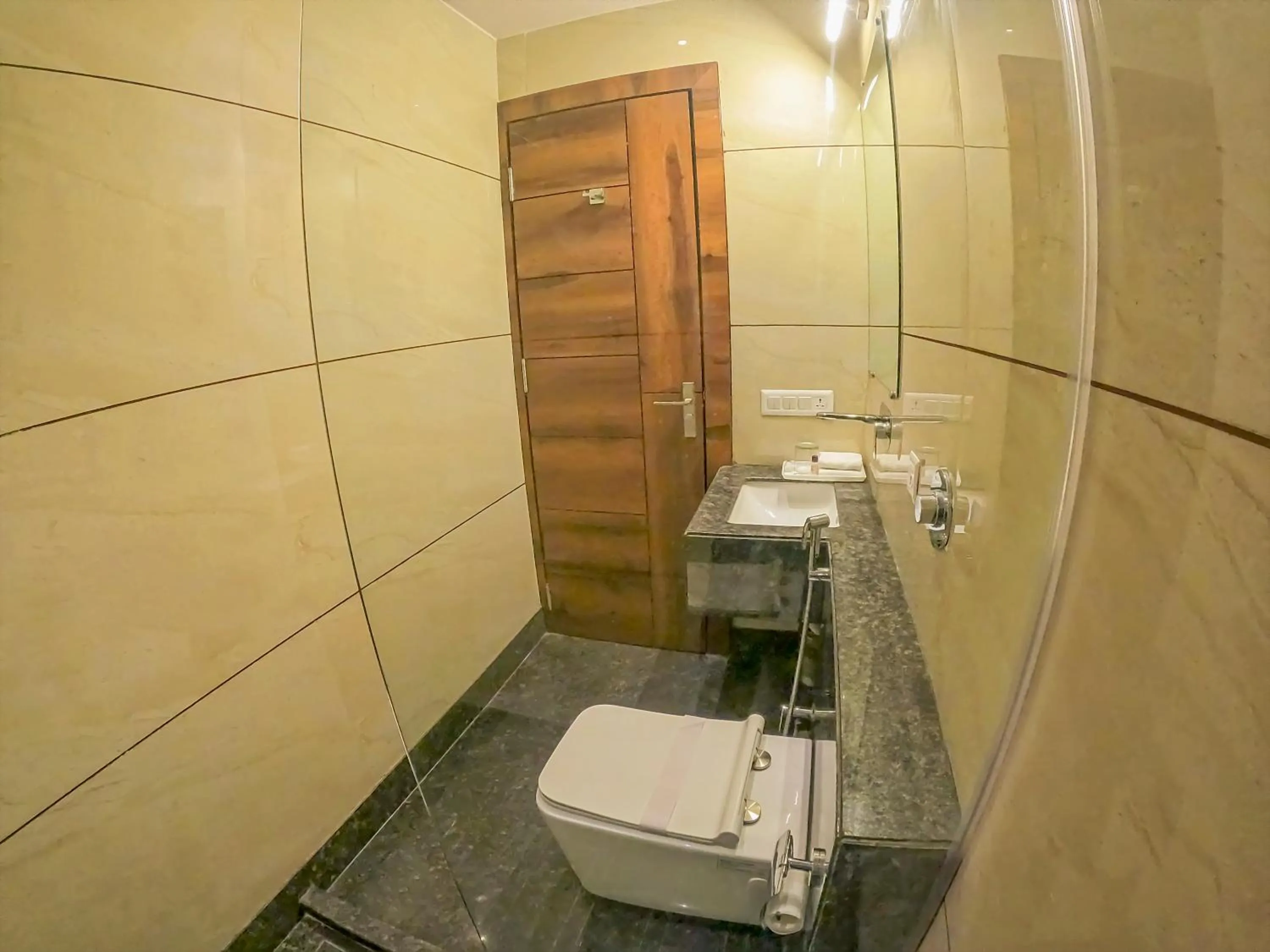 Bathroom in Hotel Hira Inn-10mins From Railway Station & Bus Station