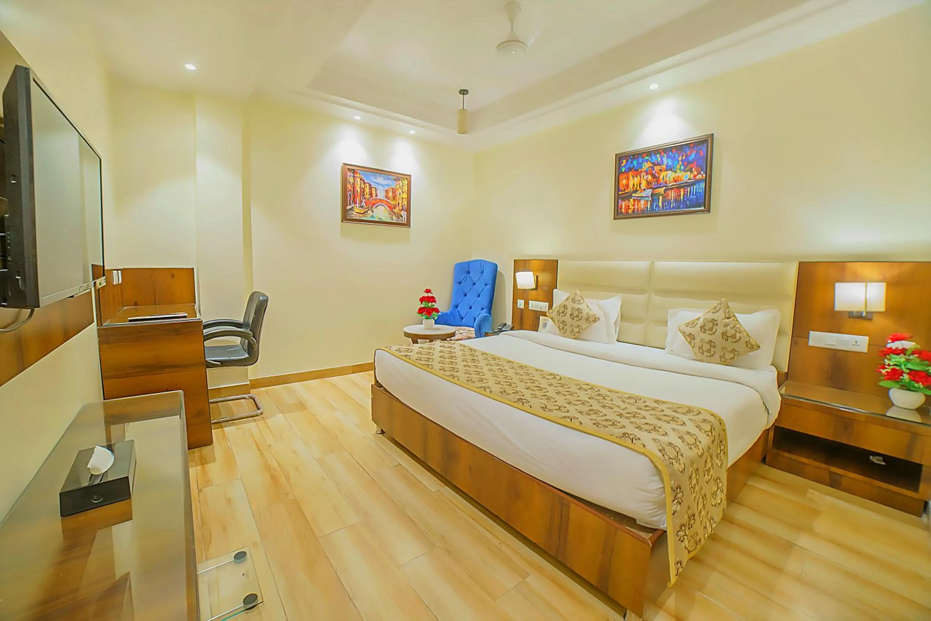 Bed in Hotel Hira Inn-10mins From Railway Station & Bus Station