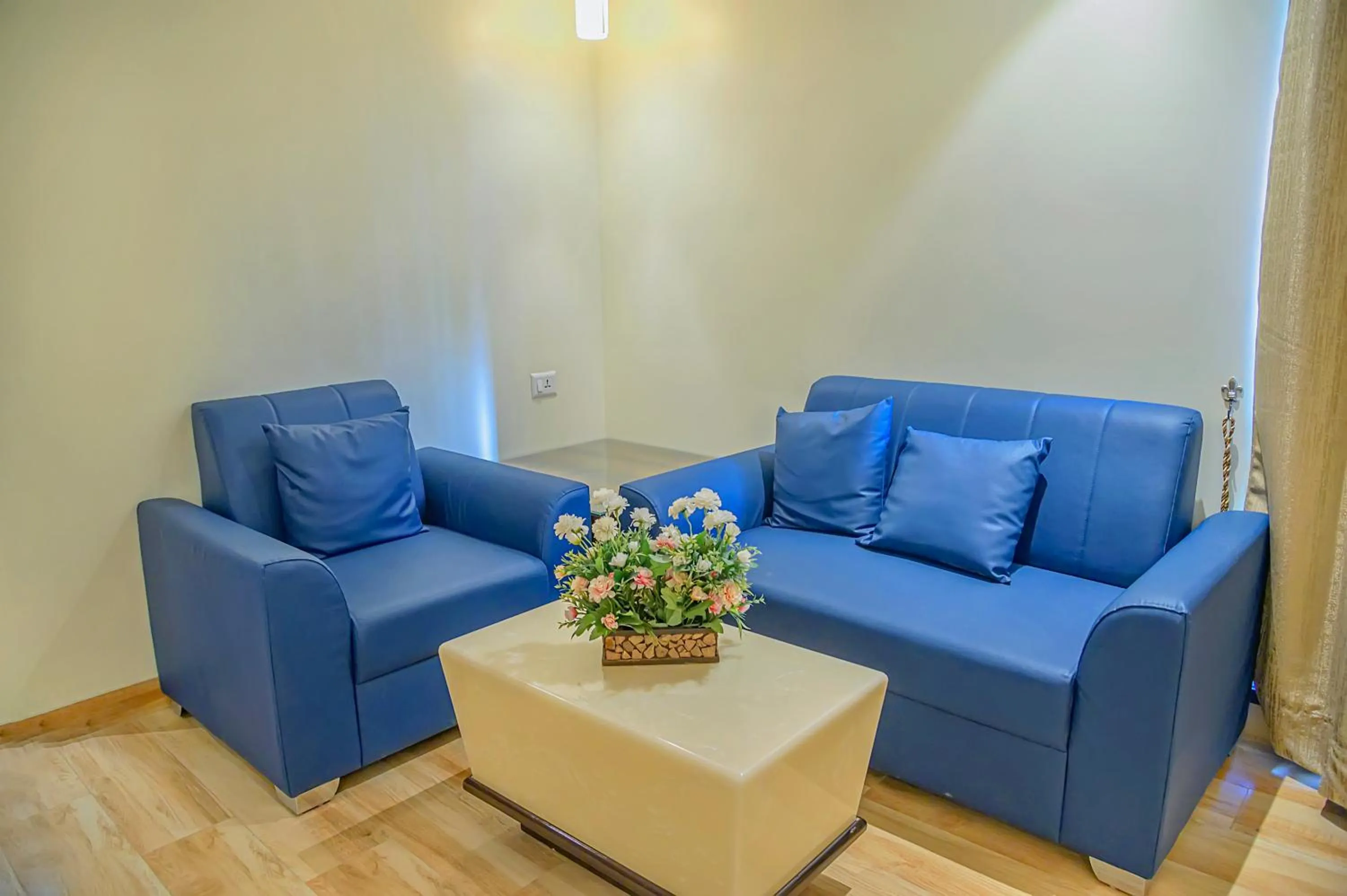 Seating area in Hotel Hira Inn-10mins From Railway Station & Bus Station