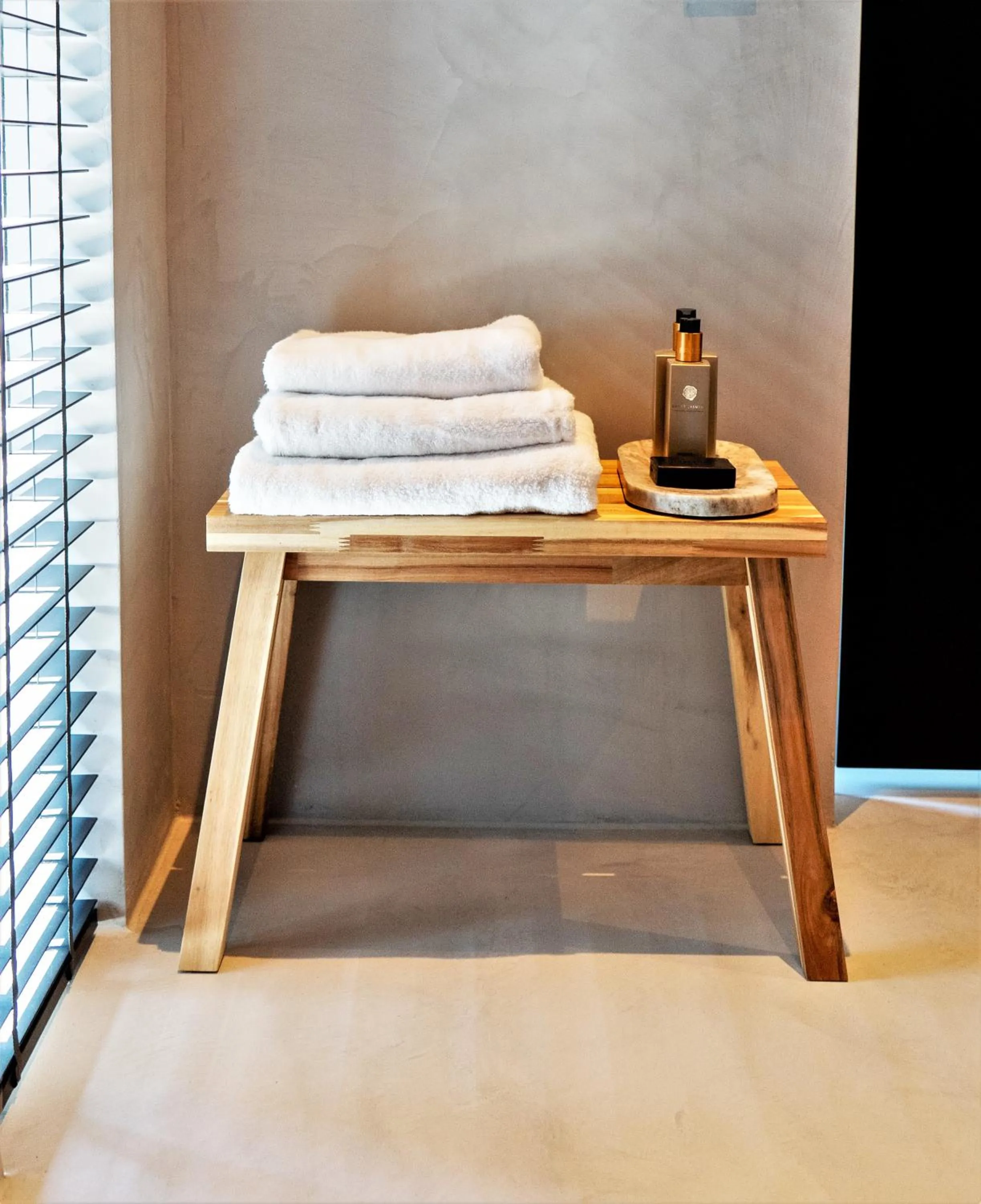 Bed in B&B Ganzendiep aan het water