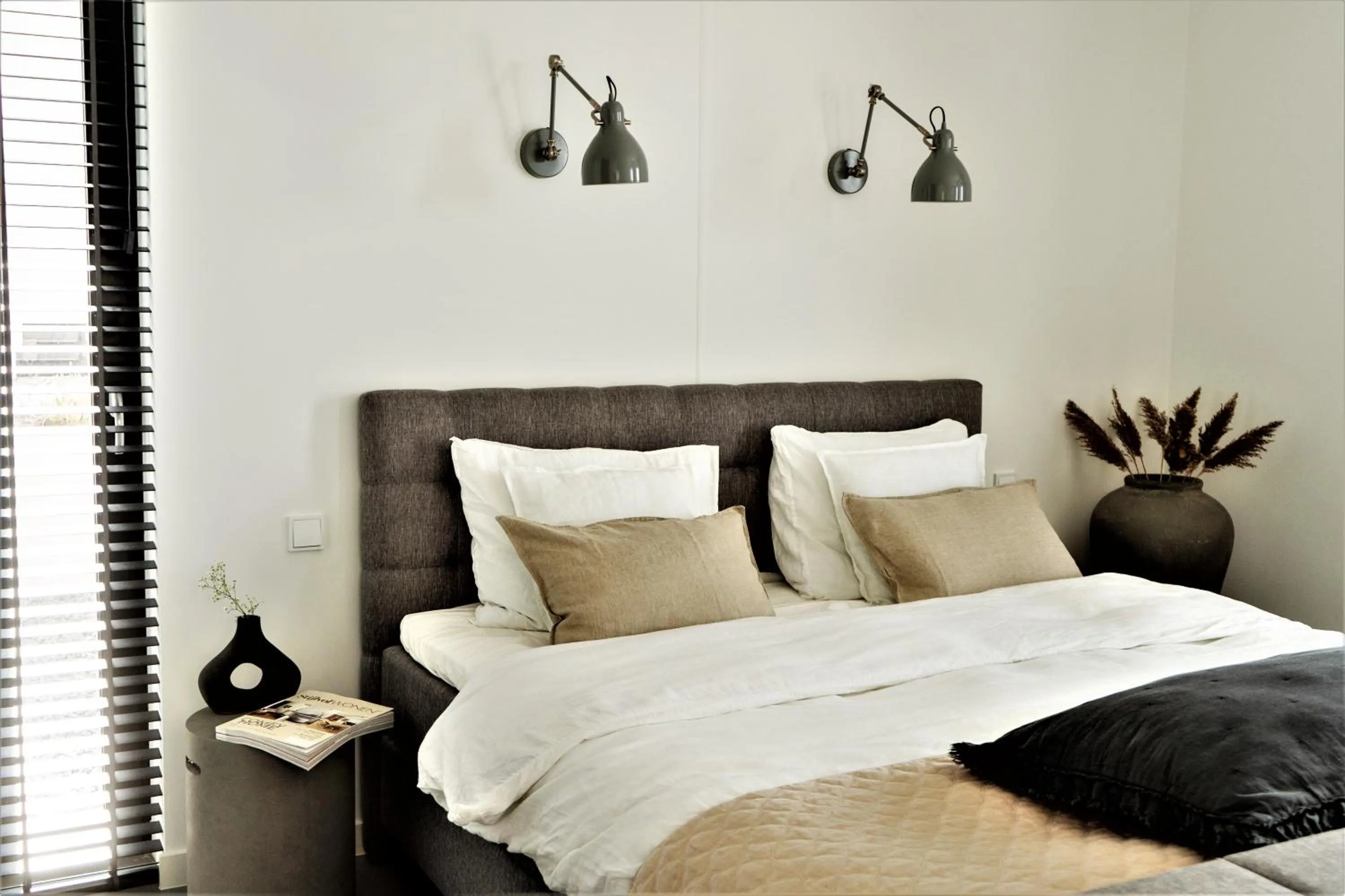 Bed in B&B Ganzendiep aan het water