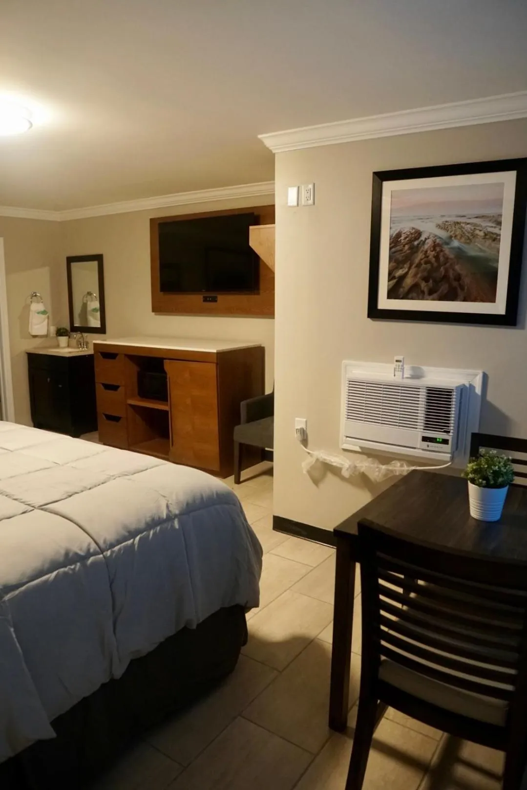 Bed in Coastal Sands Inn