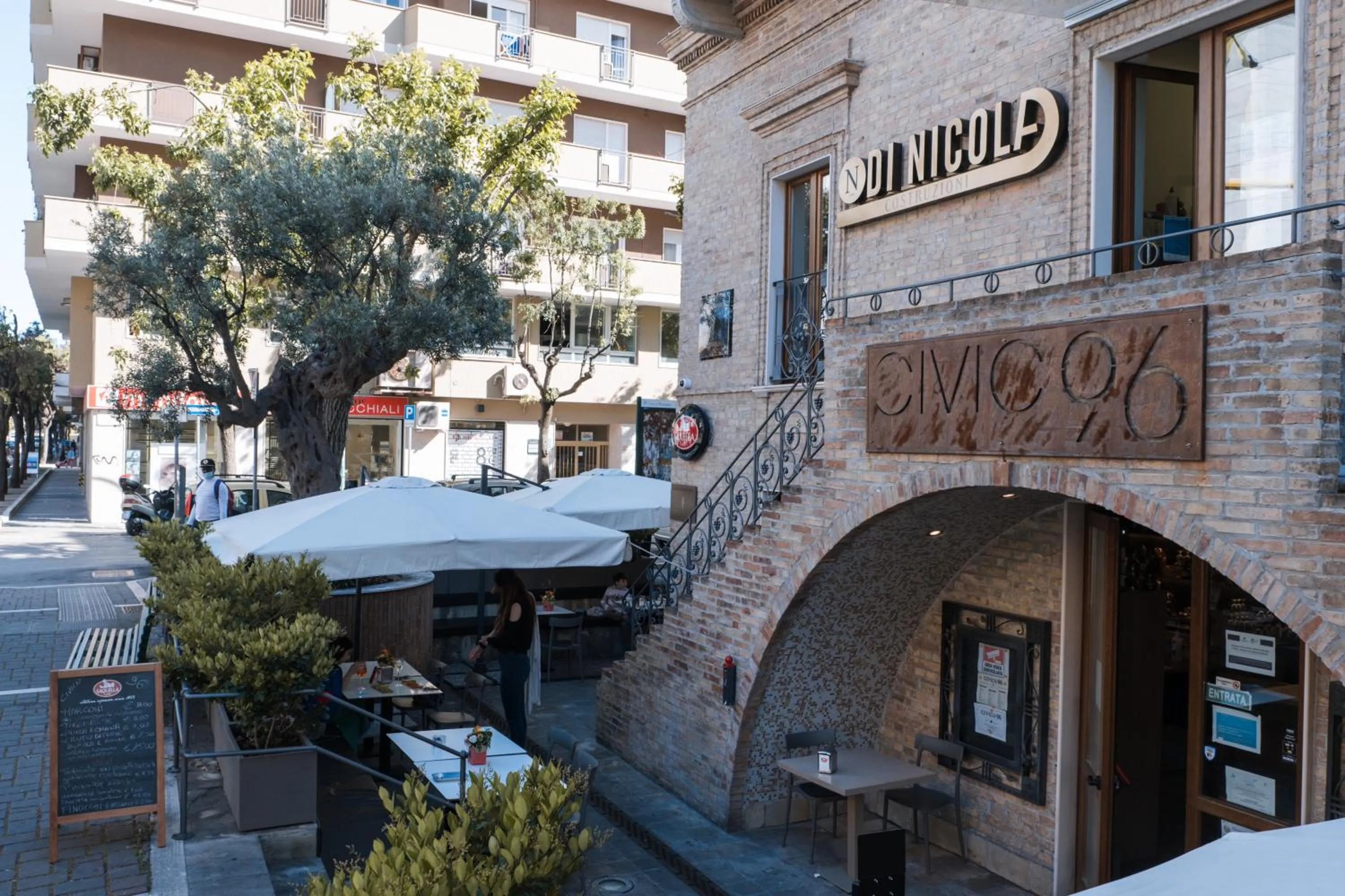 Restaurant/places to eat in B&B Palazzo Storico Di Nicola