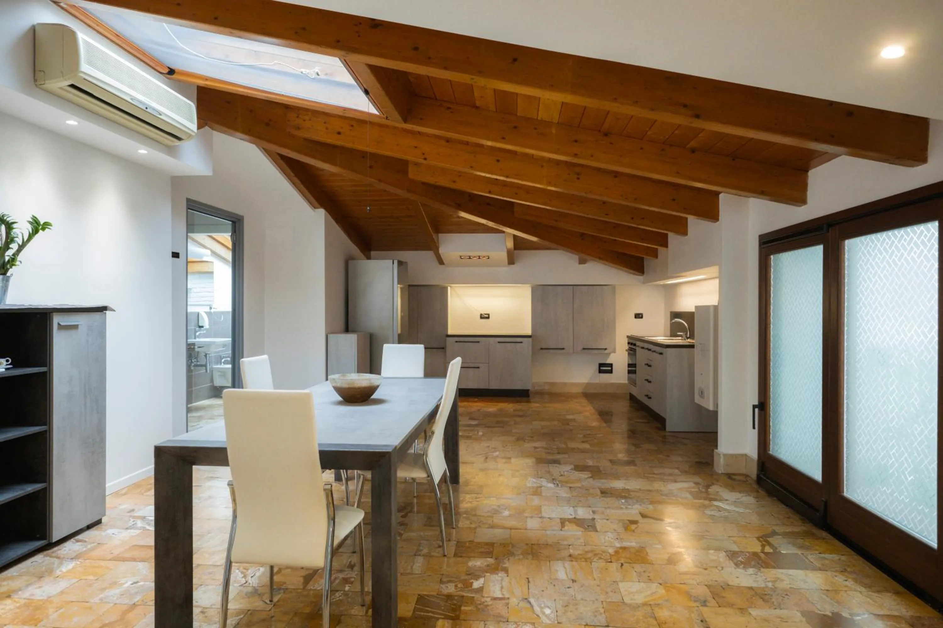 Dining area in B&B Palazzo Storico Di Nicola