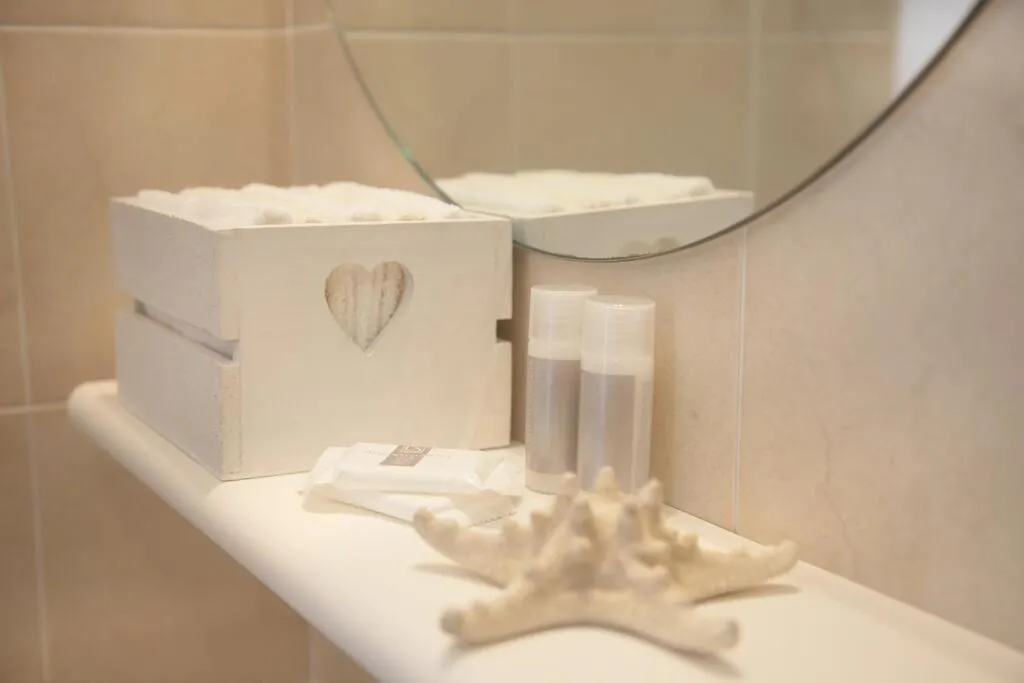 Bathroom in Hotel Costazzurra by Interlux