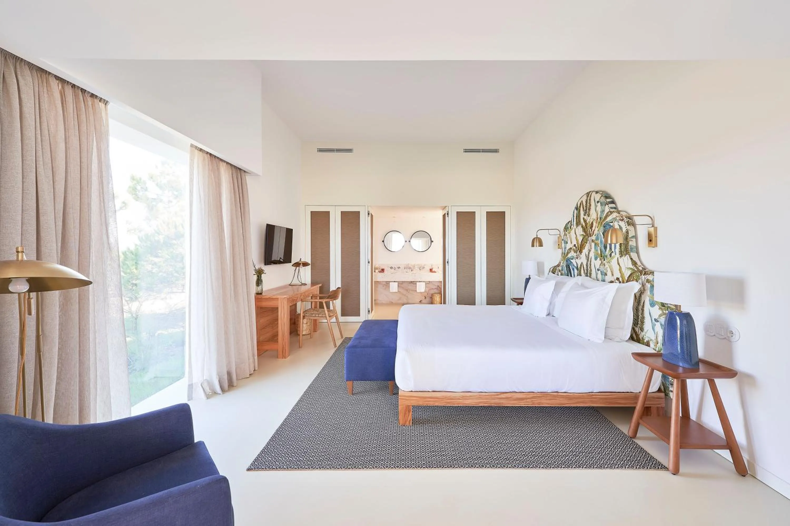 Photo of the whole room, Bed in Praia do Canal Nature Retreat - Small Luxury Hotels of the World