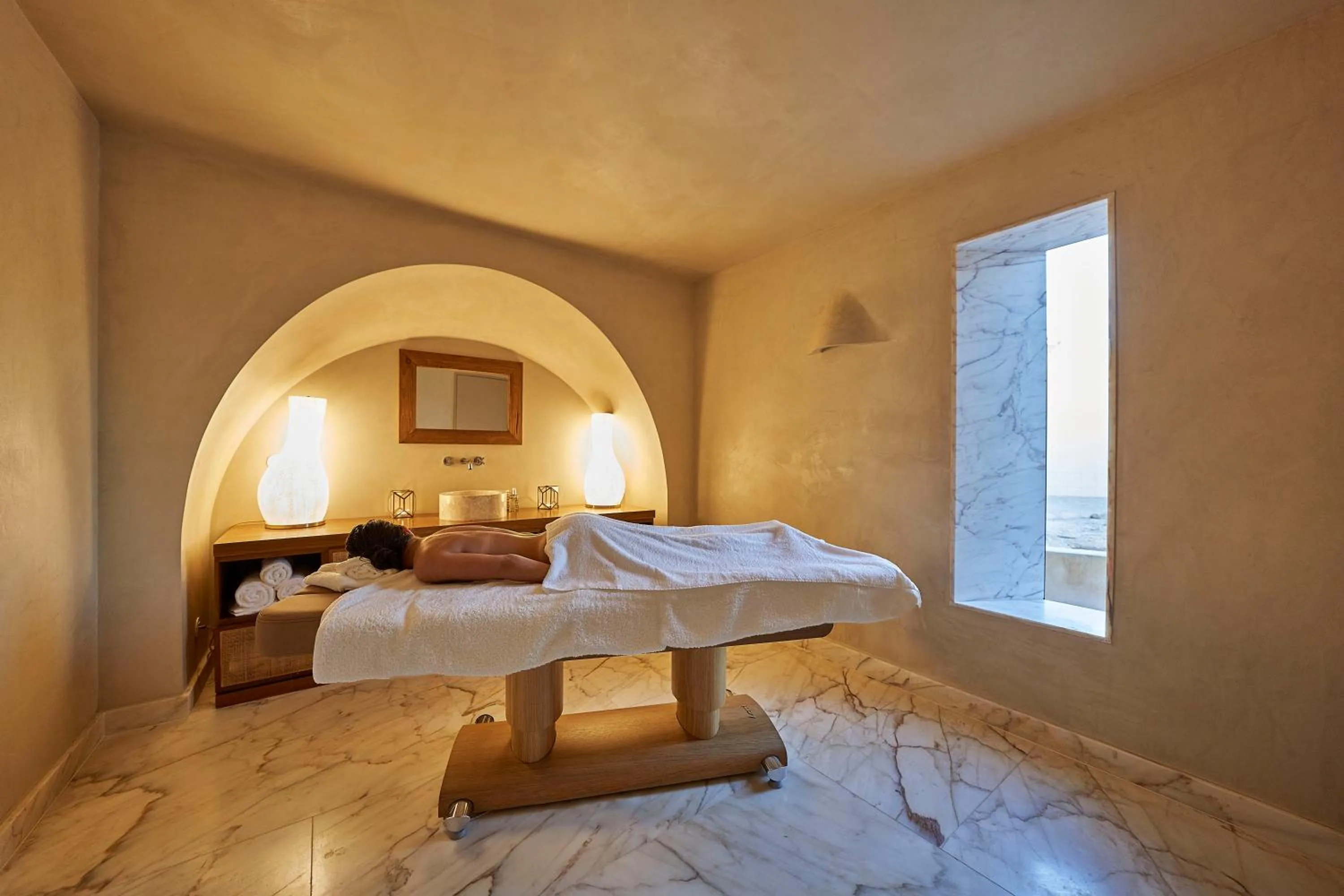 Massage, Bed in Praia do Canal Nature Retreat - Small Luxury Hotels of the World