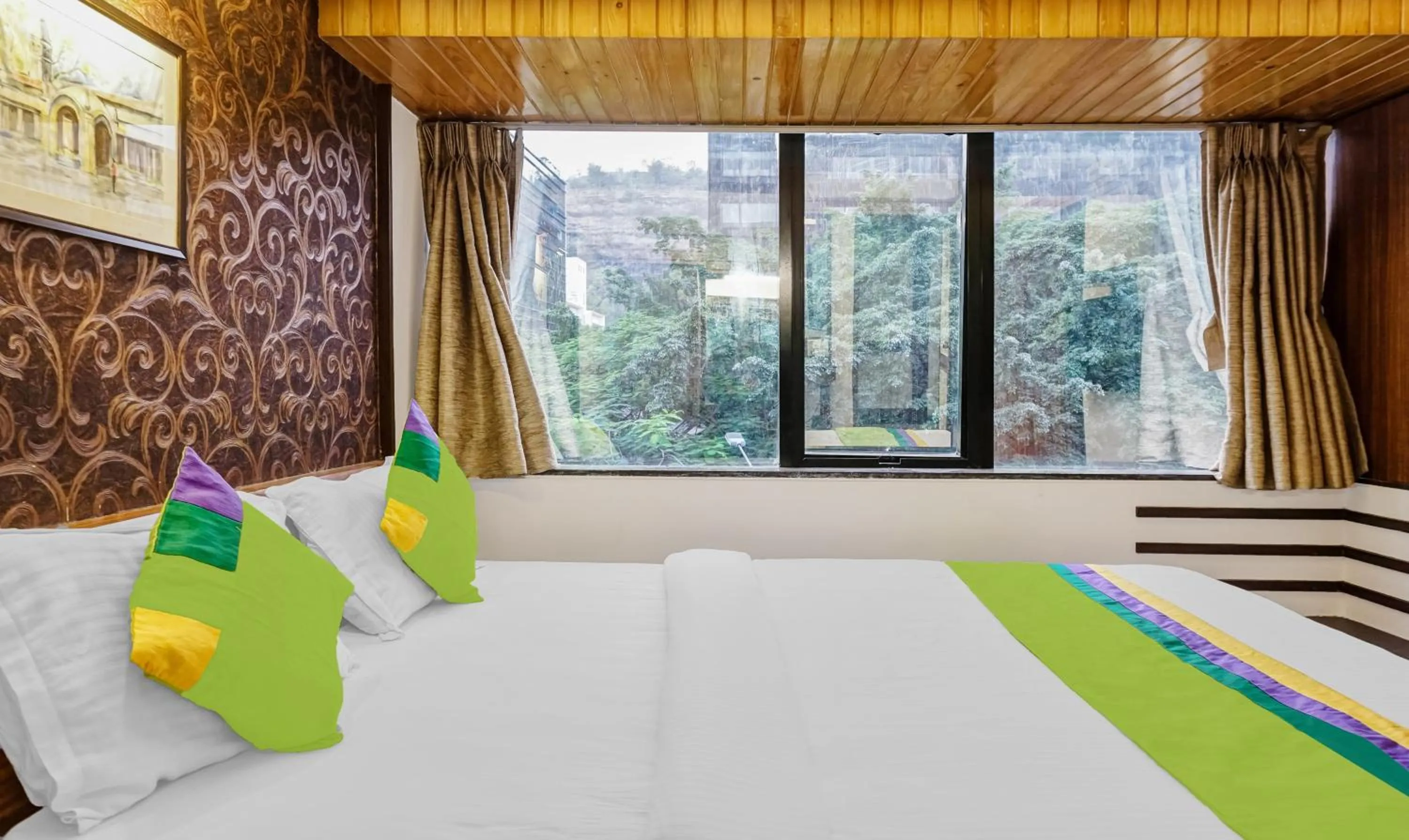 Bedroom, Bed in Treebo Sahara Shivaji Nagar