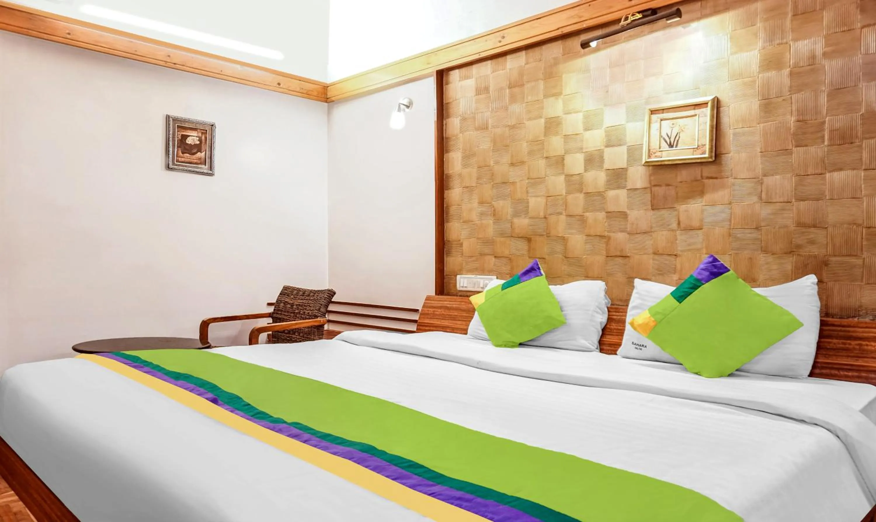 Bedroom, Bed in Treebo Sahara Shivaji Nagar