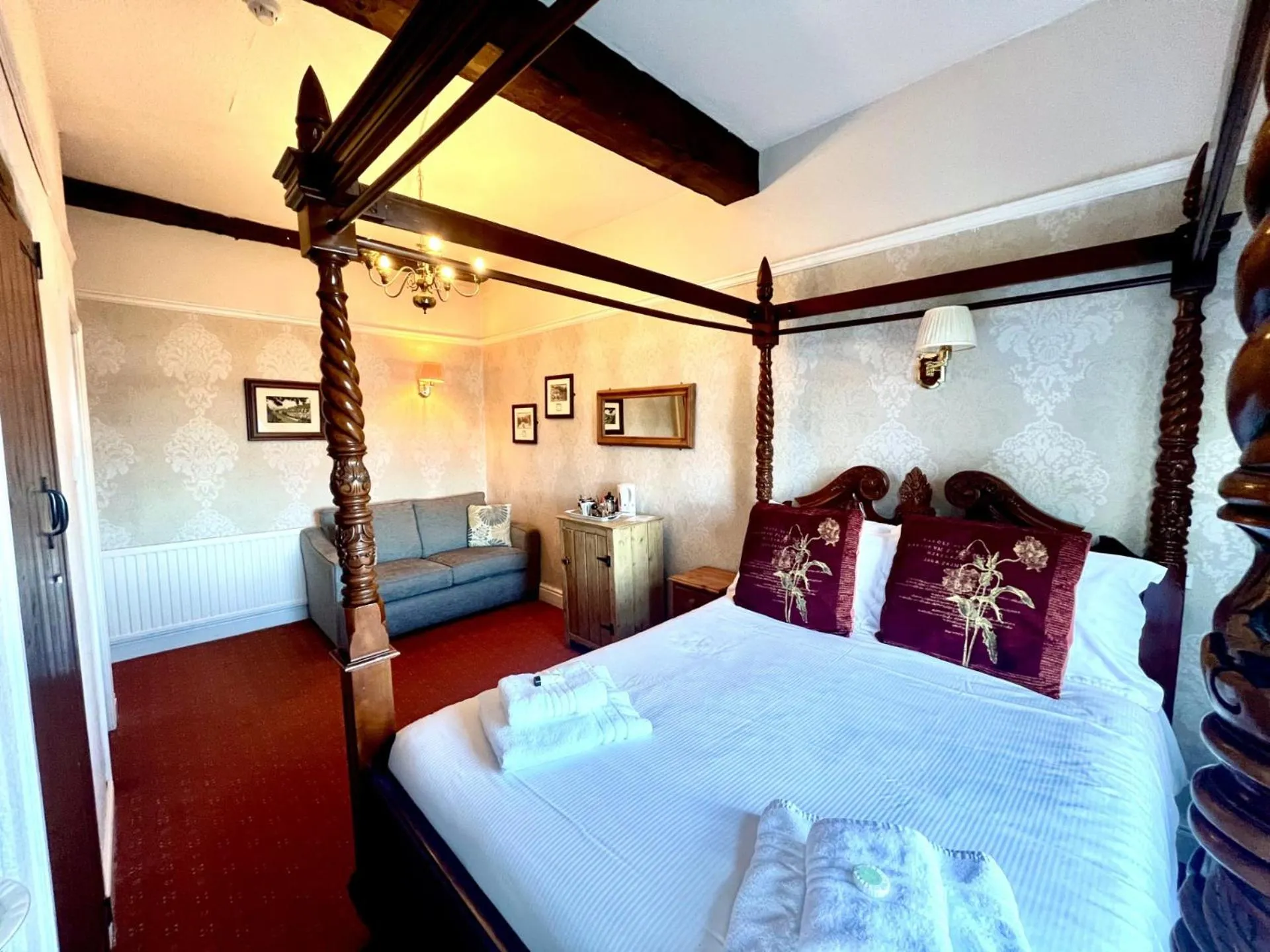 Bed in Old Hall Hotel Hope