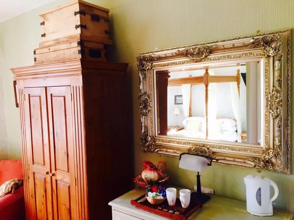 Bedroom in Old Hall Hotel Hope