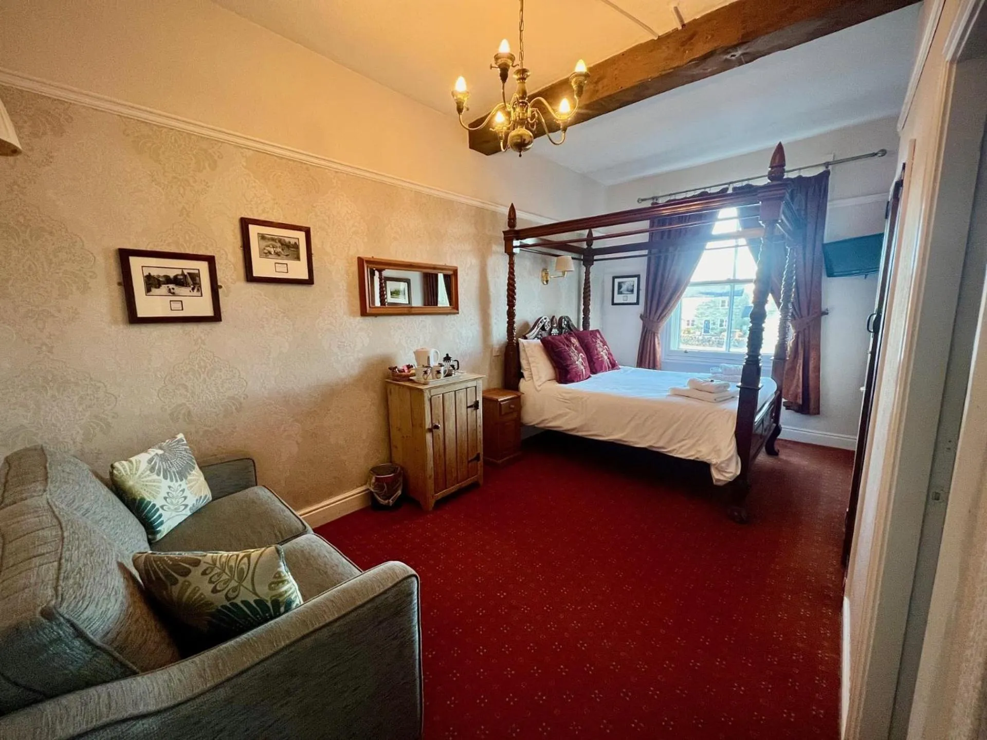 Bed in Old Hall Hotel Hope