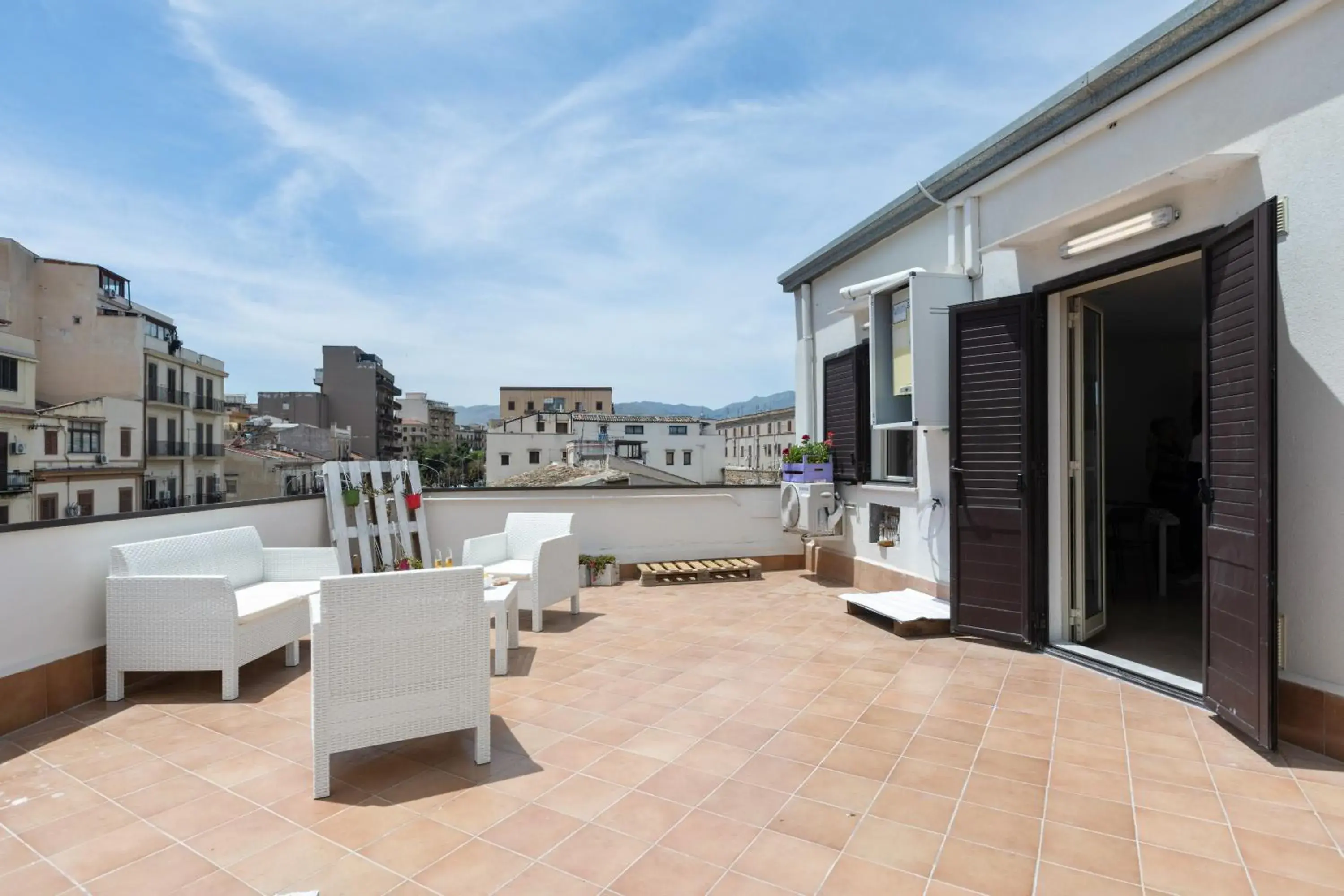 GuestHost - BallarHost - Ballarò Market Terrace Apartment GuestHost - BallarHost - Ballarò Market Terrace Apartment