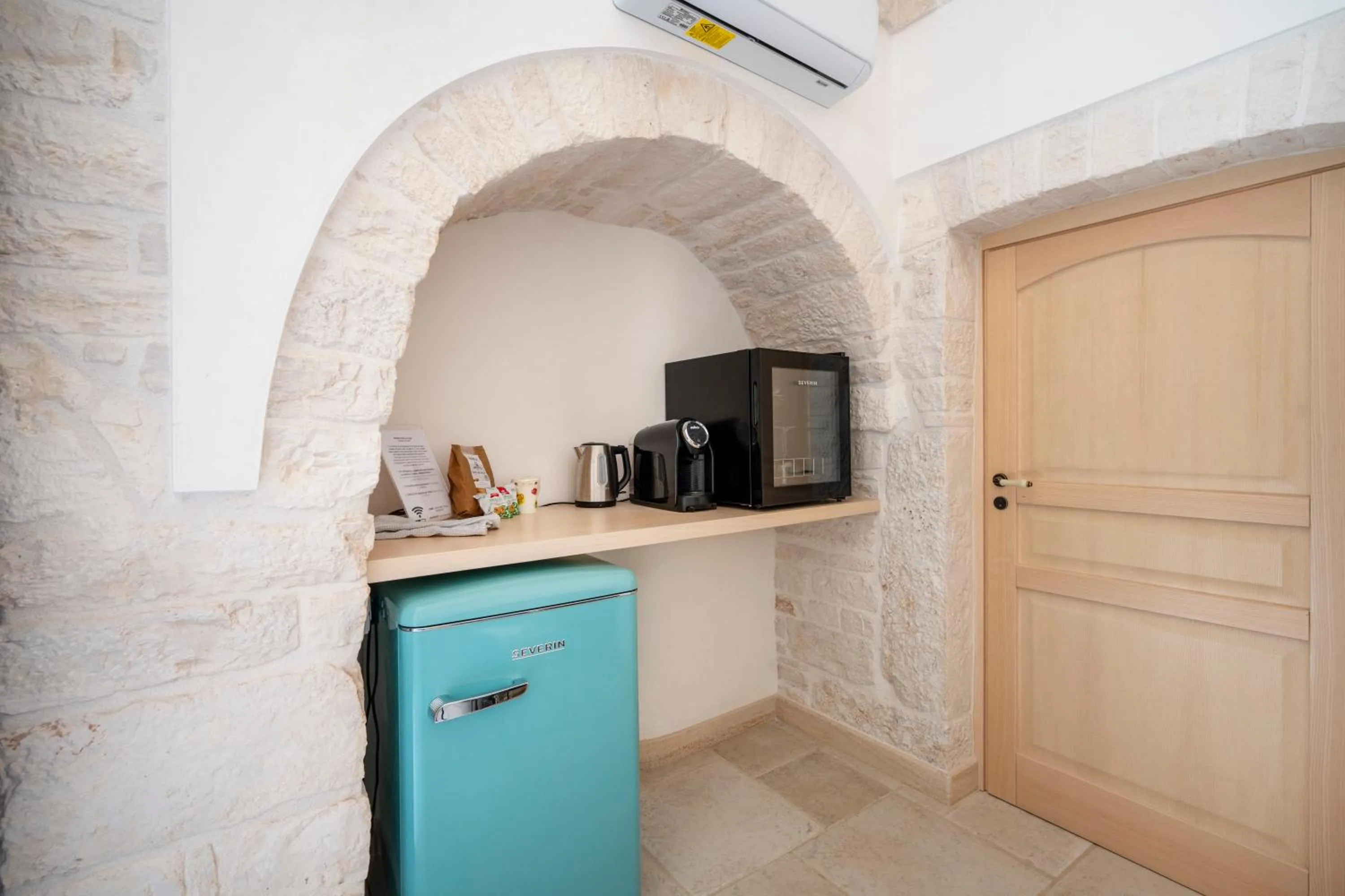 Coffee/tea facilities in Trulli Contento - Rooms & Apartments
