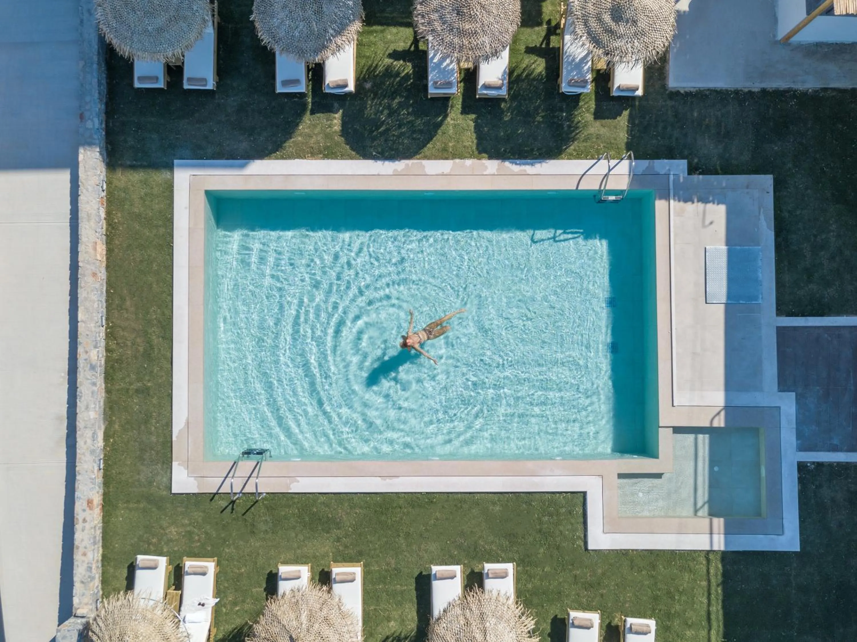 Swimming pool in Golden Bee Lifestyle