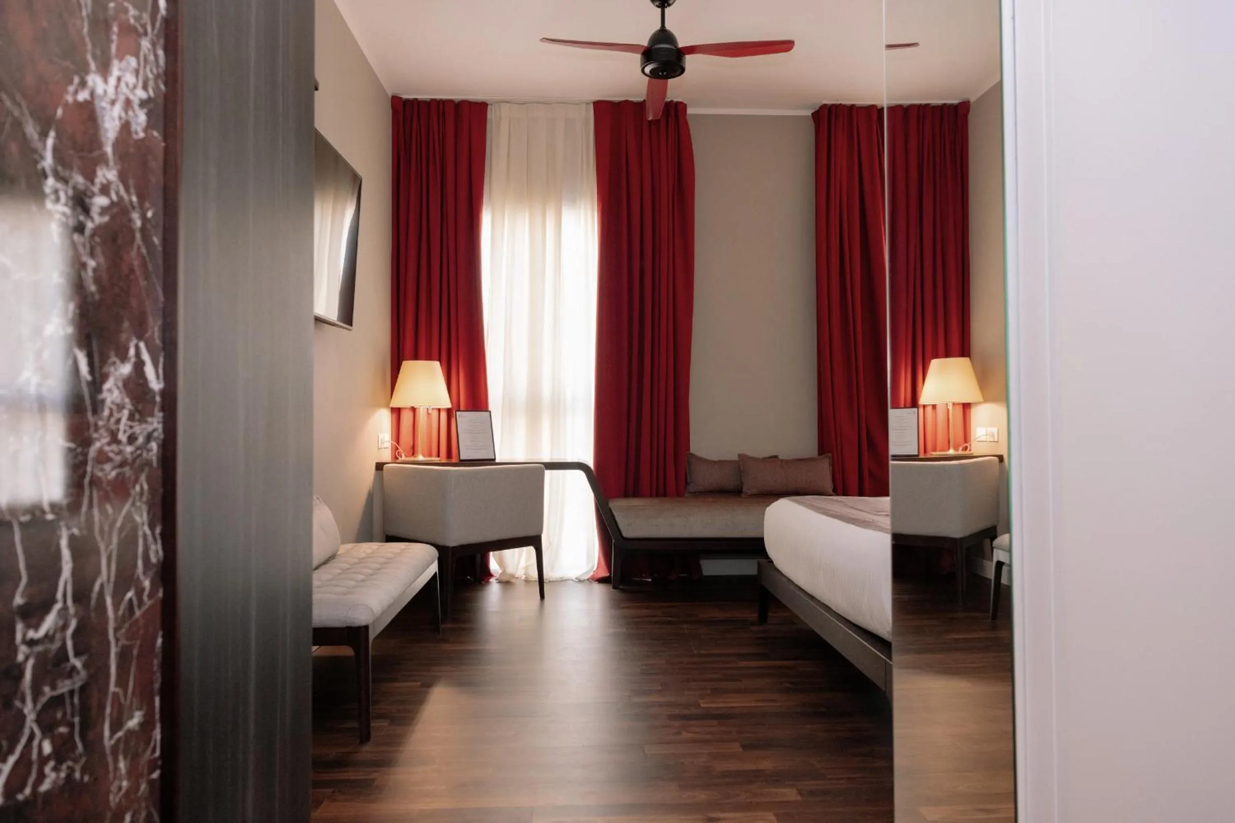 Photo of the whole room, Bed in 10 KEYS MILANO