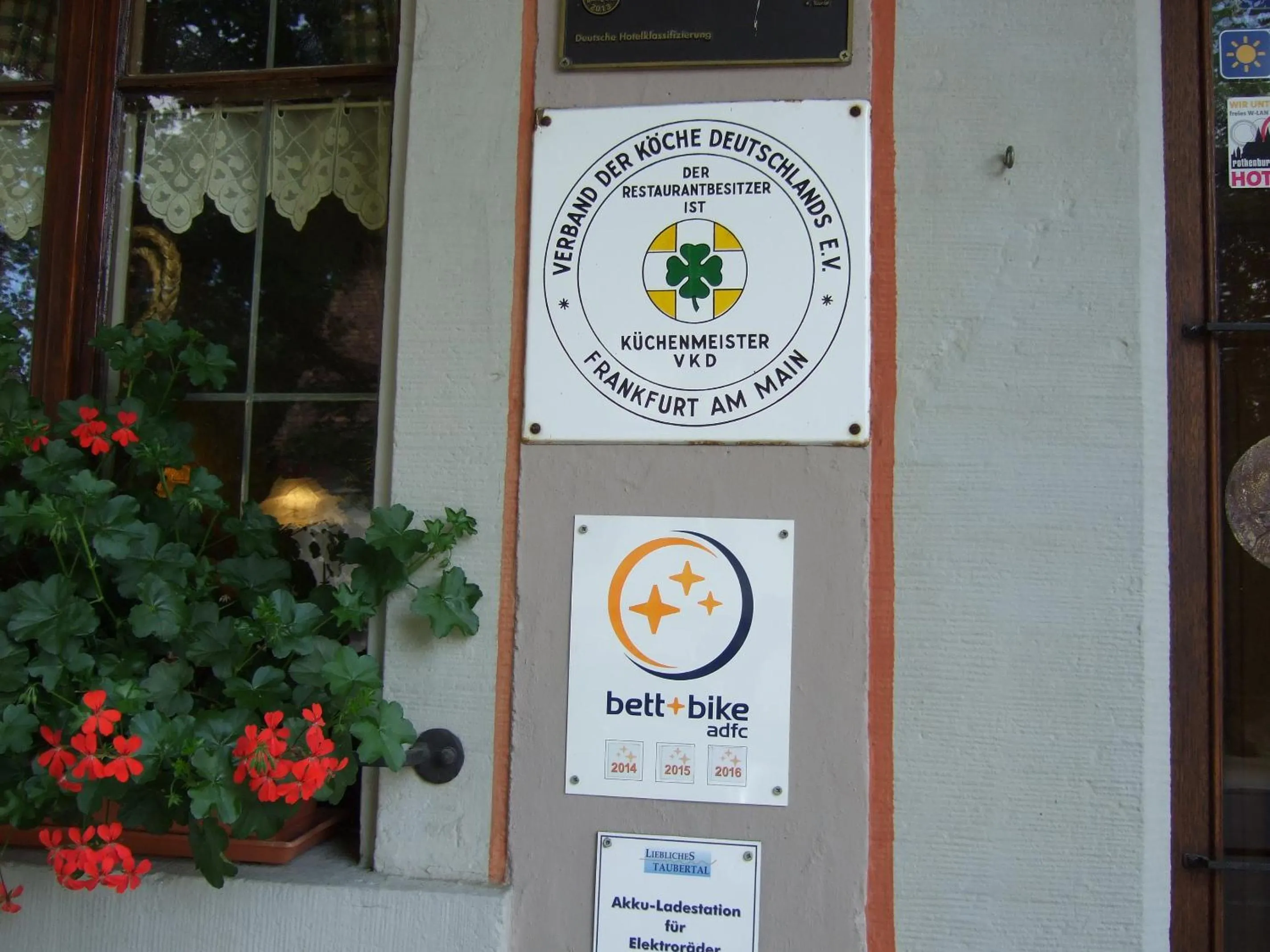 Property logo or sign in Bayerischer Hof