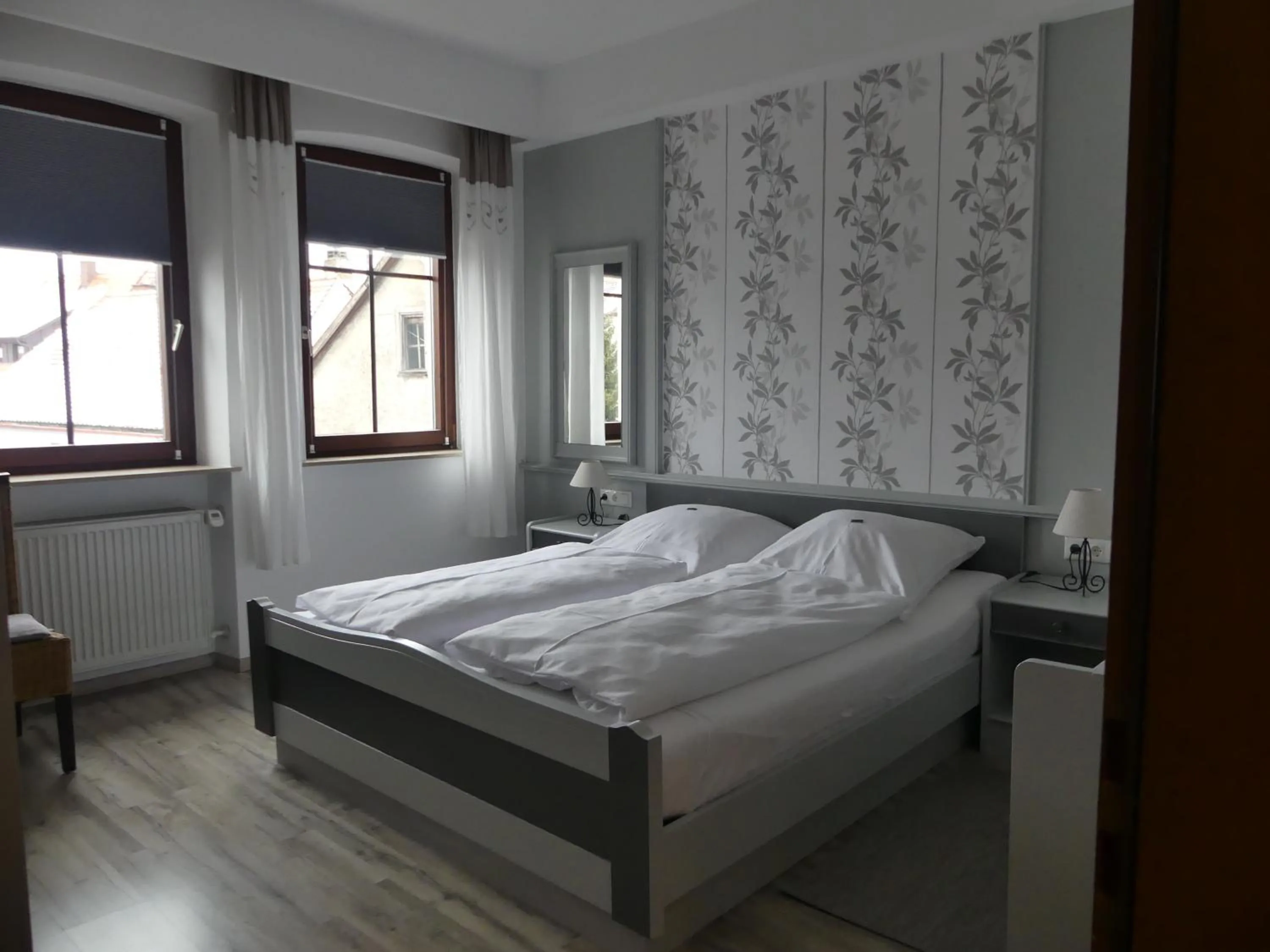 Photo of the whole room, Bed in Bayerischer Hof