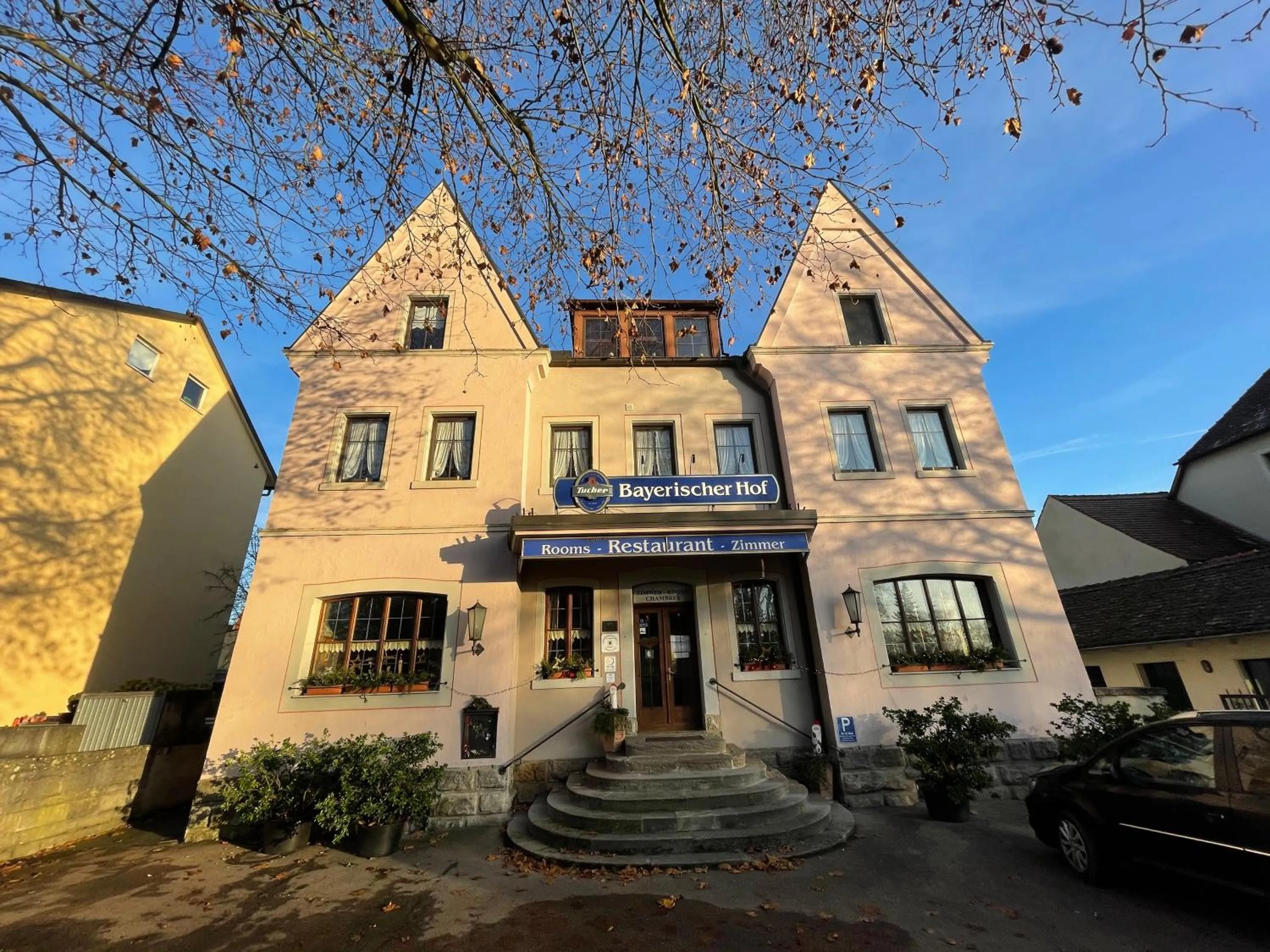 Facade/entrance in Bayerischer Hof