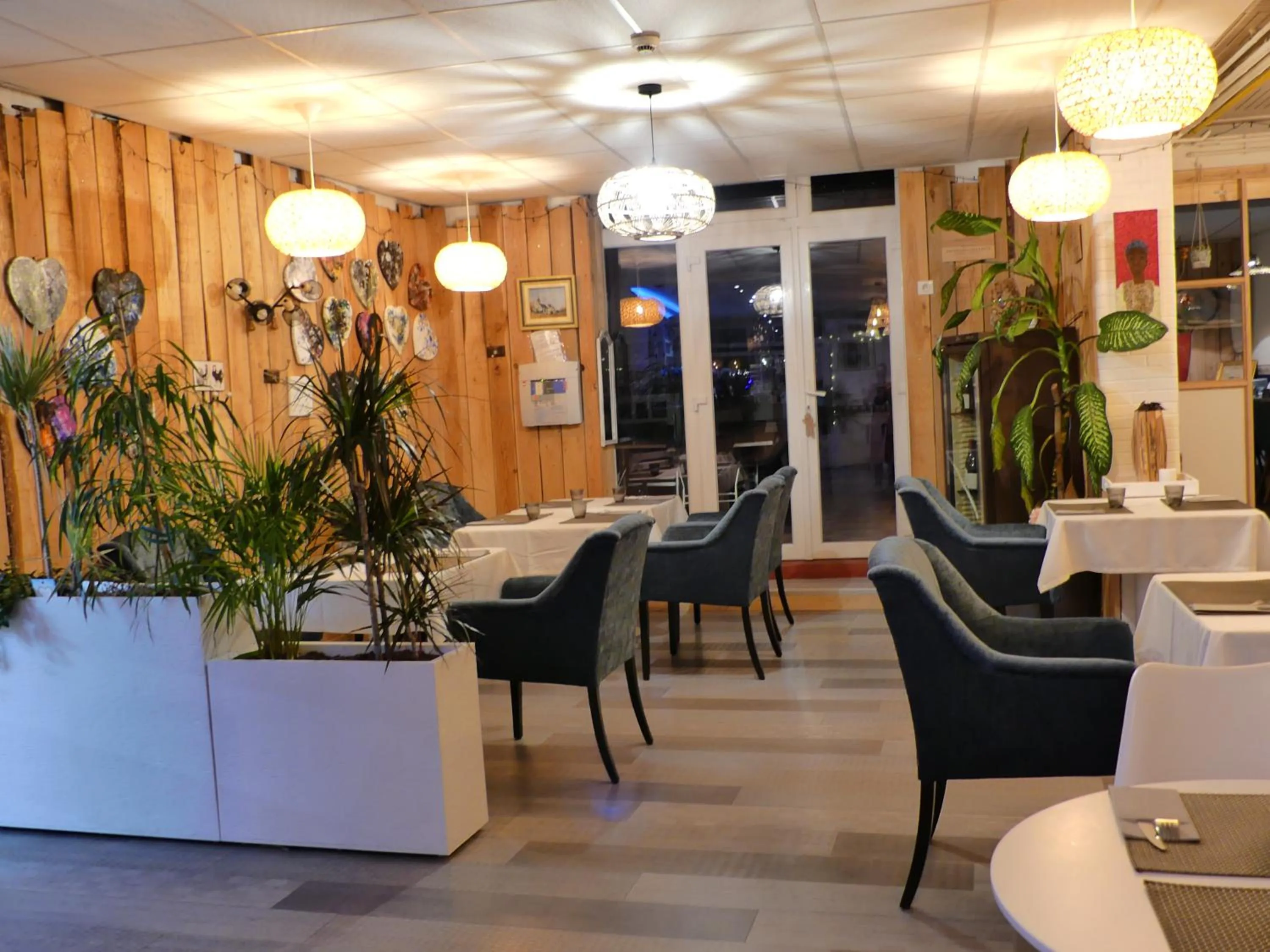 Restaurant/places to eat in Le 9 en Cuisine