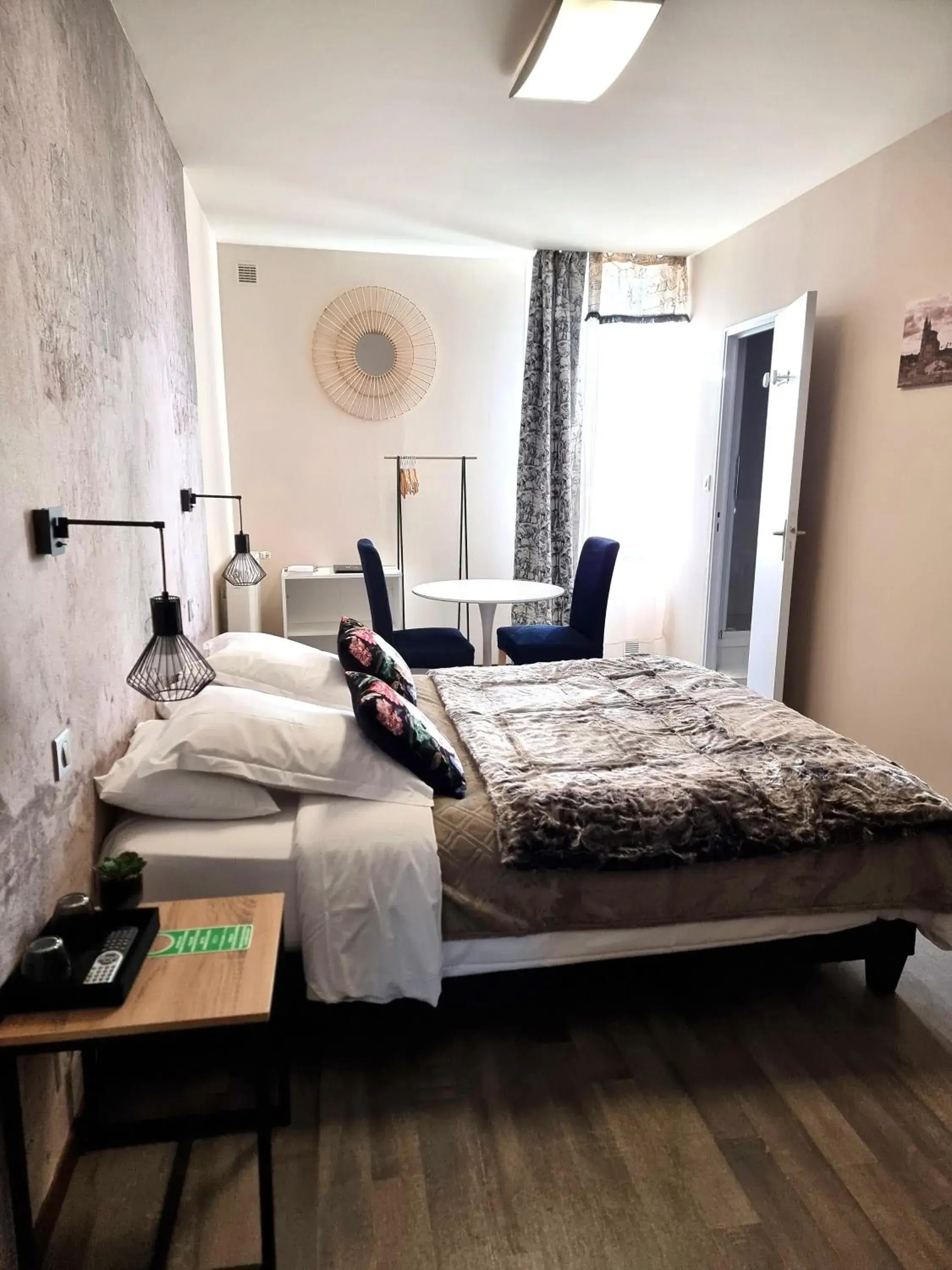 Comfort Double Room - single occupancy in Le 9 en Cuisine Comfort Double Room - single occupancy in Le 9 en Cuisine