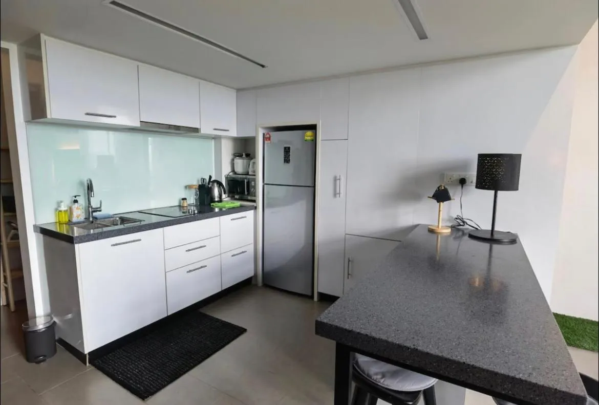 KL Sentral Serviced Apartment - The Establishment KL Sentral by Loop Suites