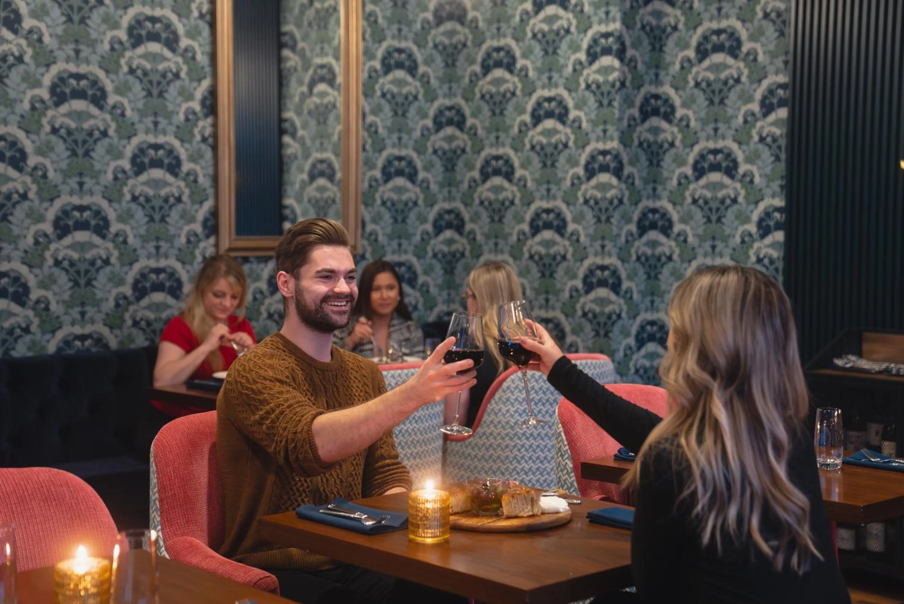 Restaurant/places to eat in The Bradley