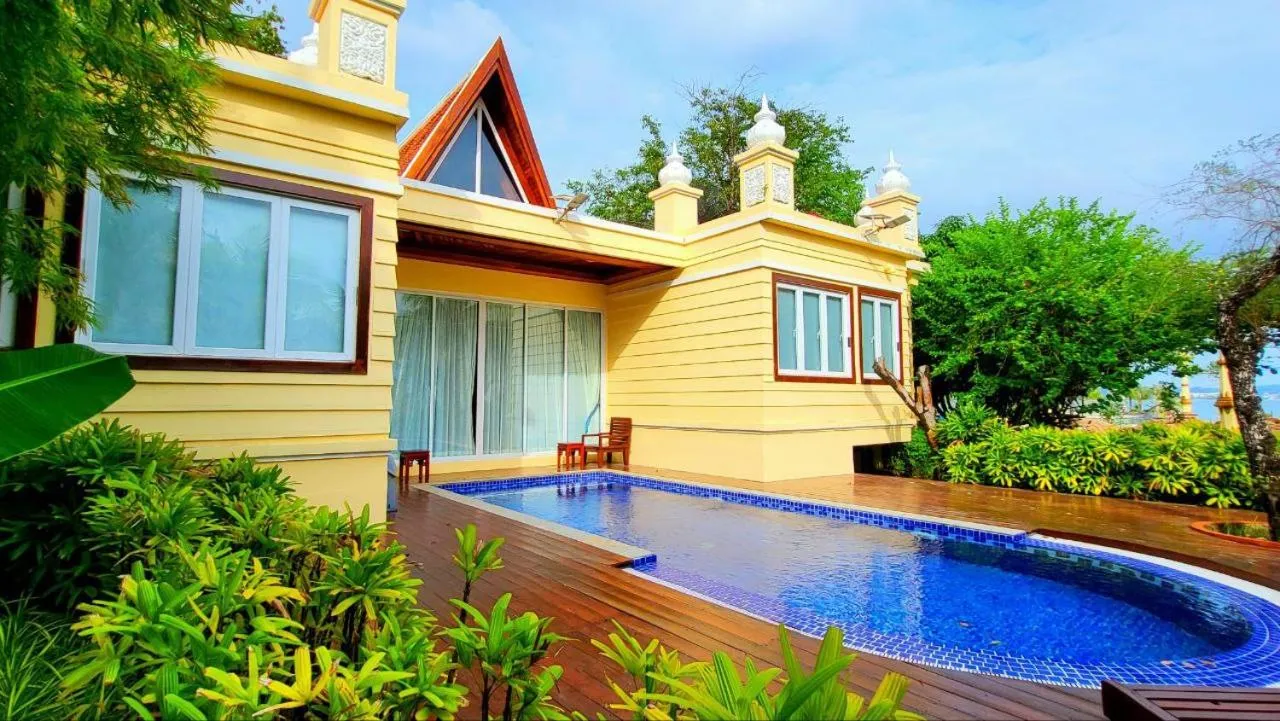 Swimming pool in Try Palace Resort Sihanoukville