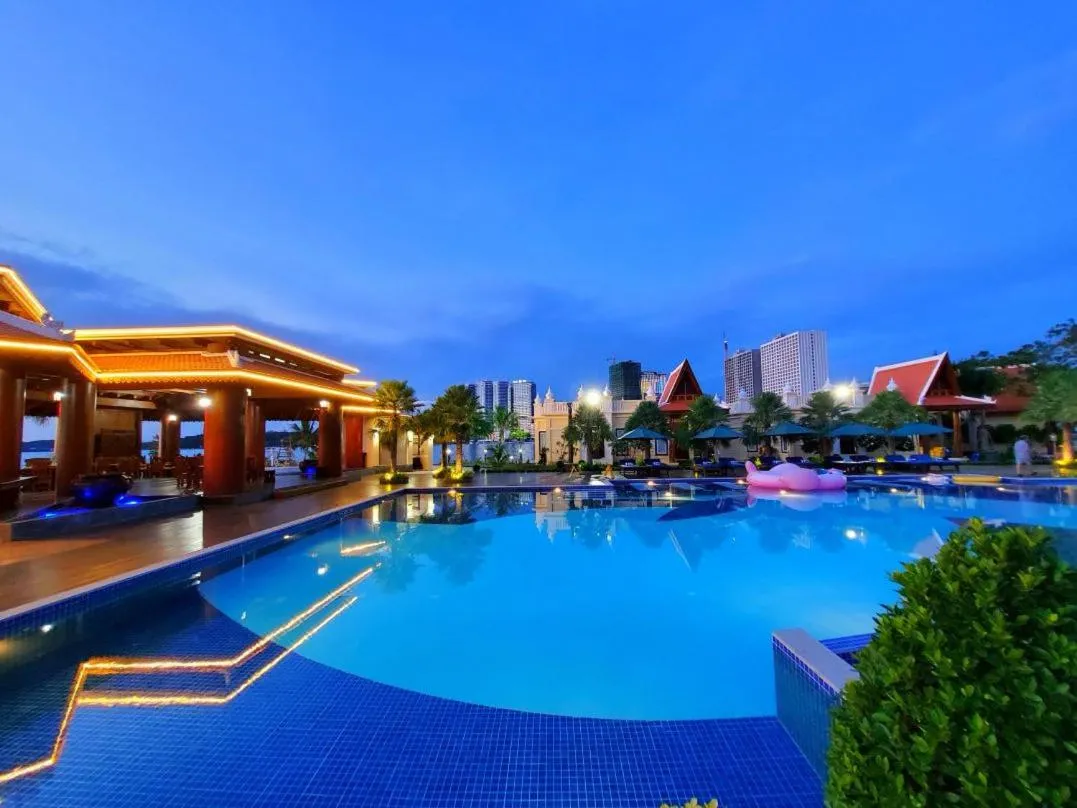 Swimming pool in Try Palace Resort Sihanoukville