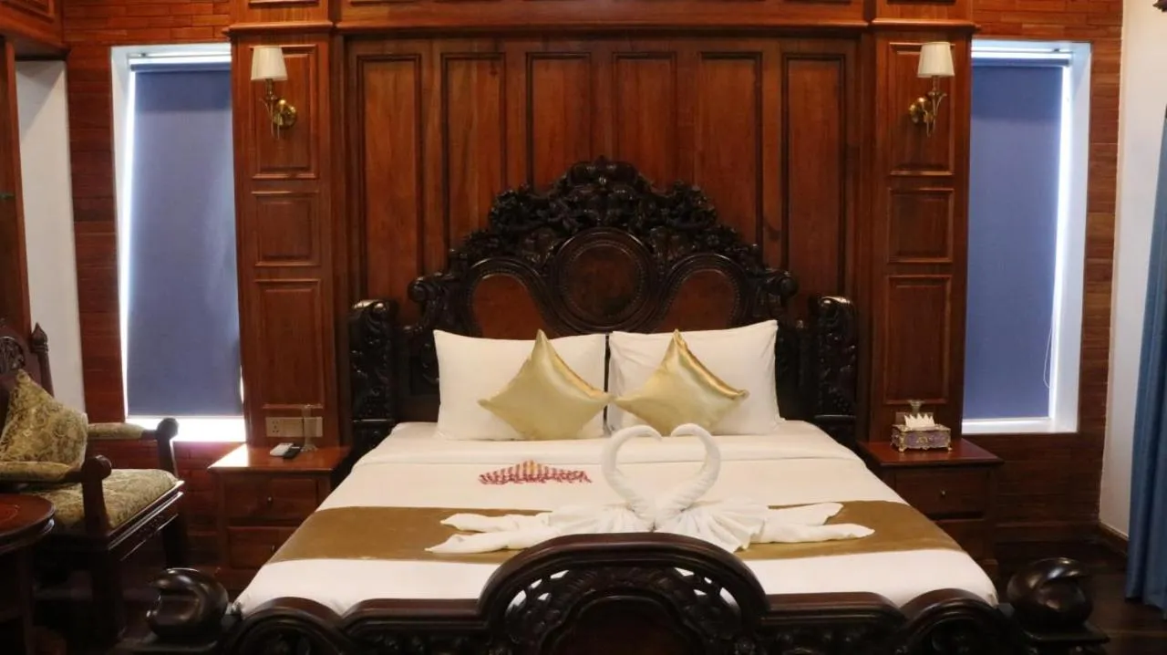 Bedroom, Bed in Try Palace Resort Sihanoukville