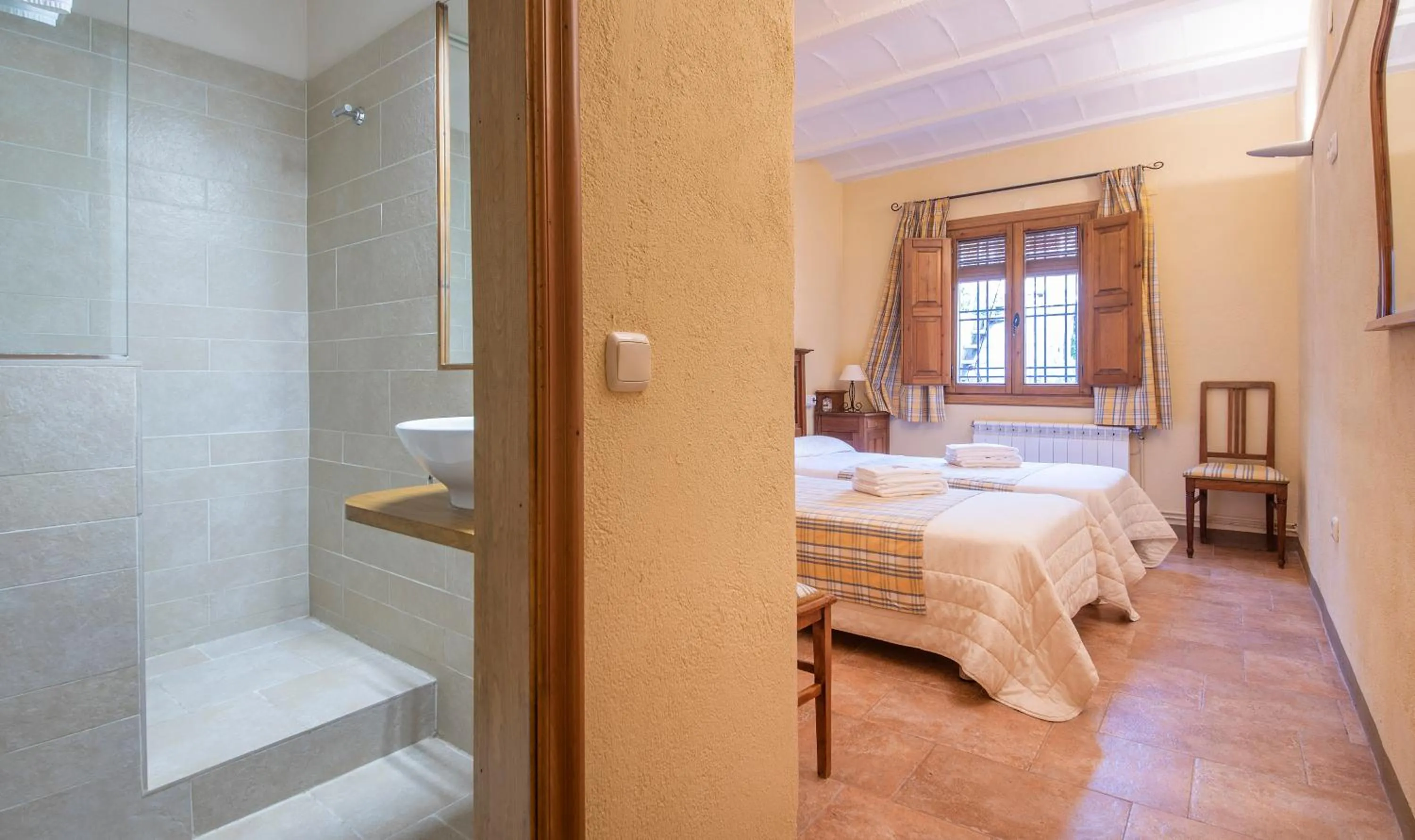 Bathroom, Bed in Cal Giral II