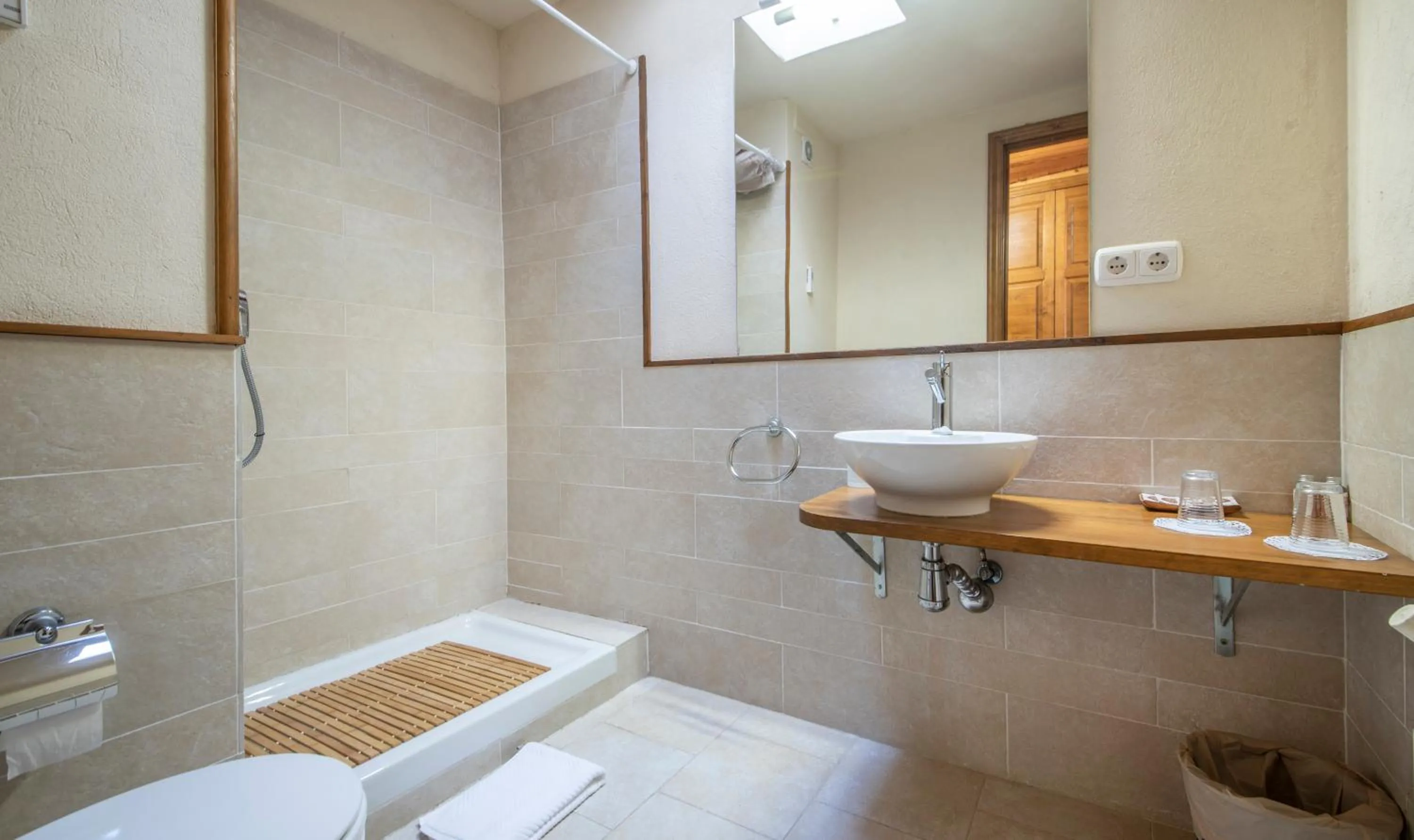 Bathroom in Cal Giral II