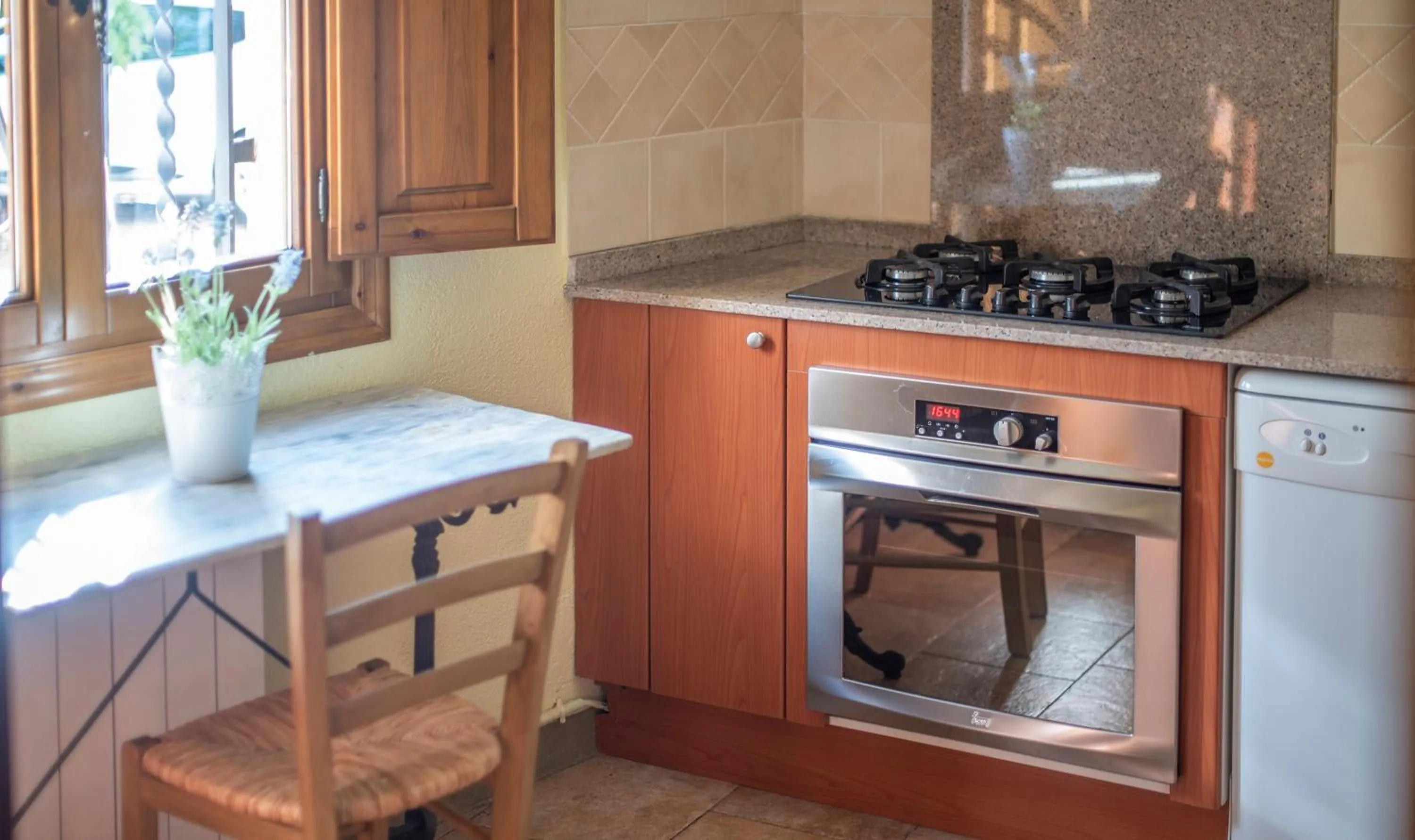 Kitchen or kitchenette in Cal Giral II