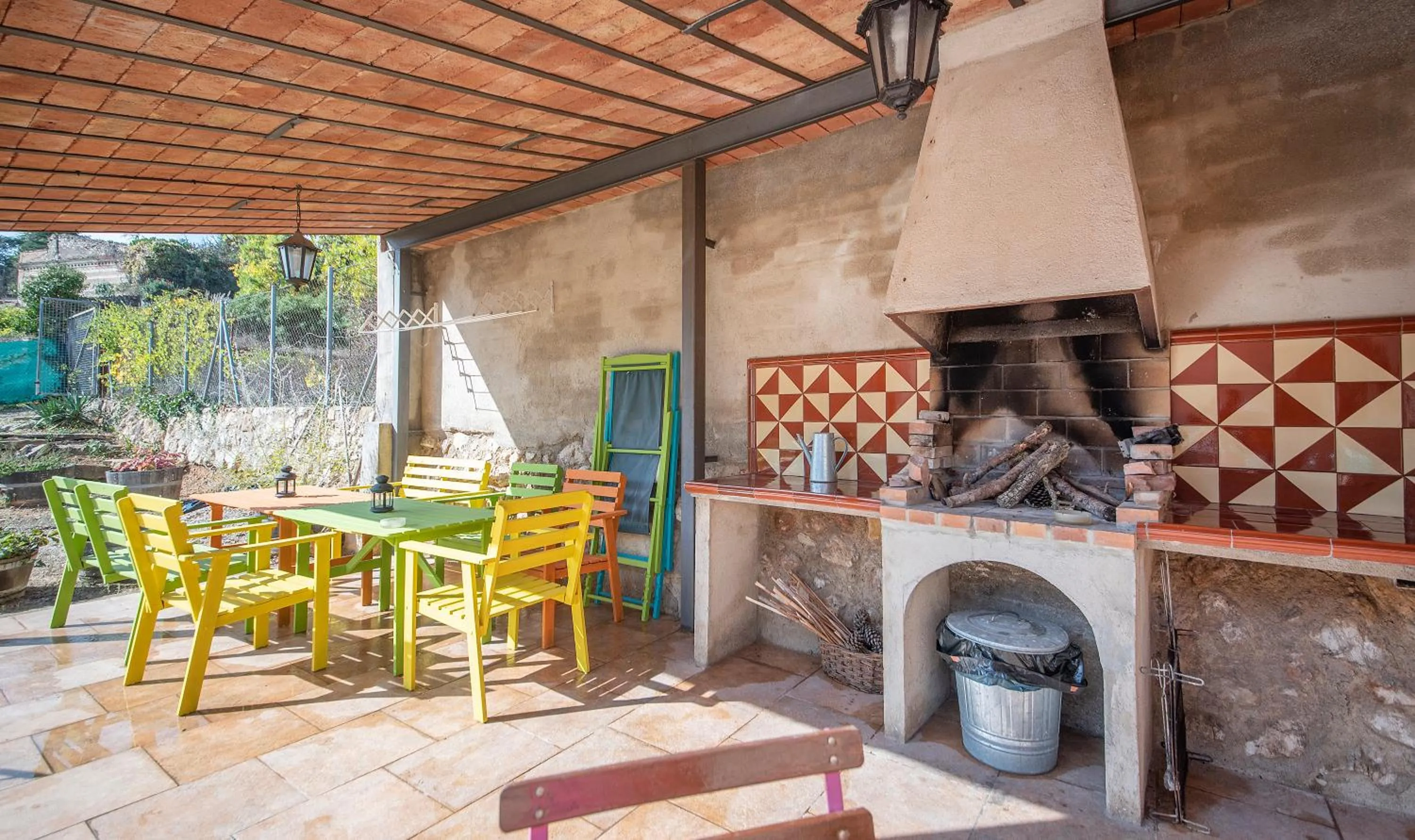 BBQ facilities in Cal Giral II