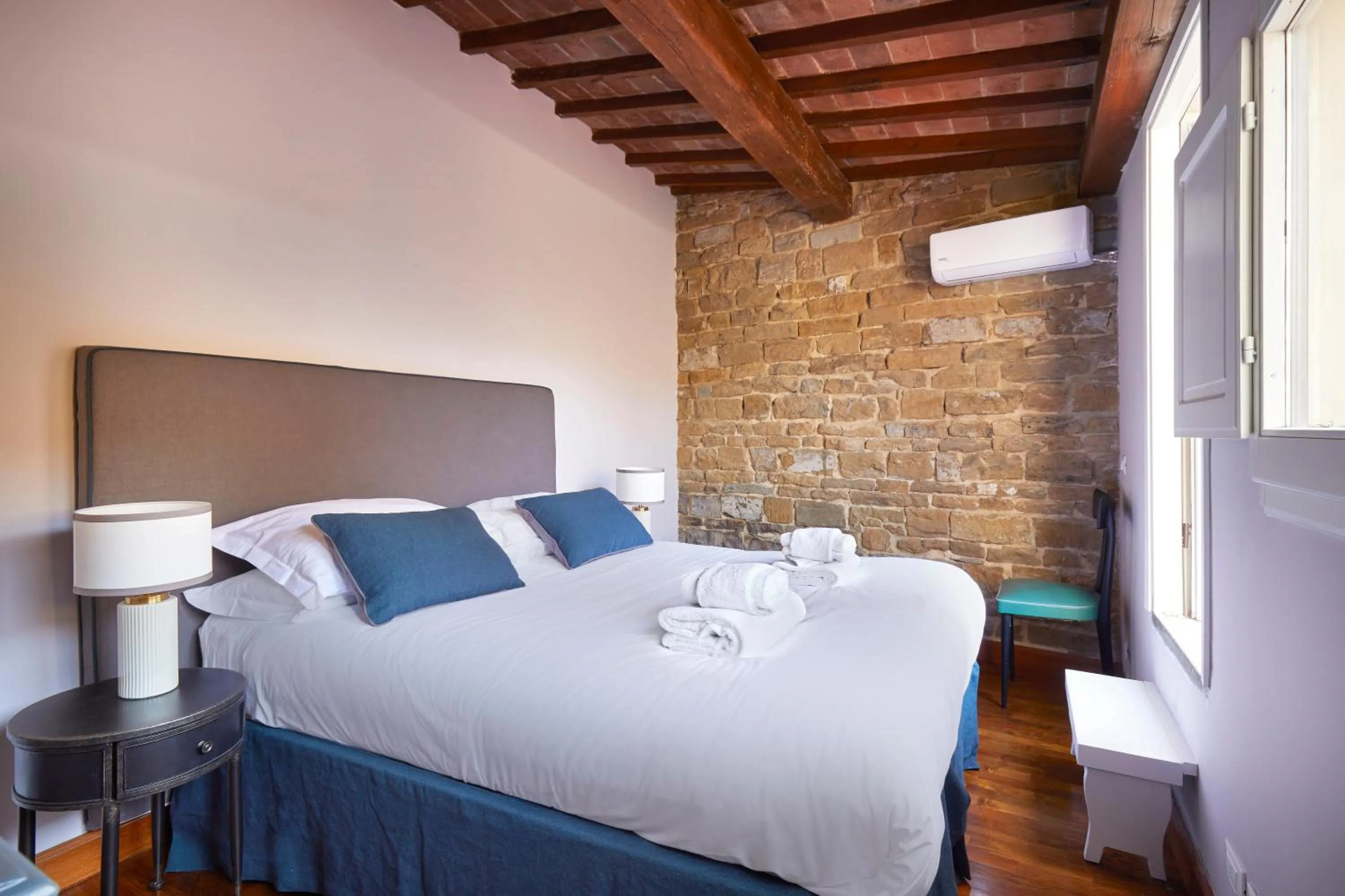 Bed in Palazzo Salviati by Varental