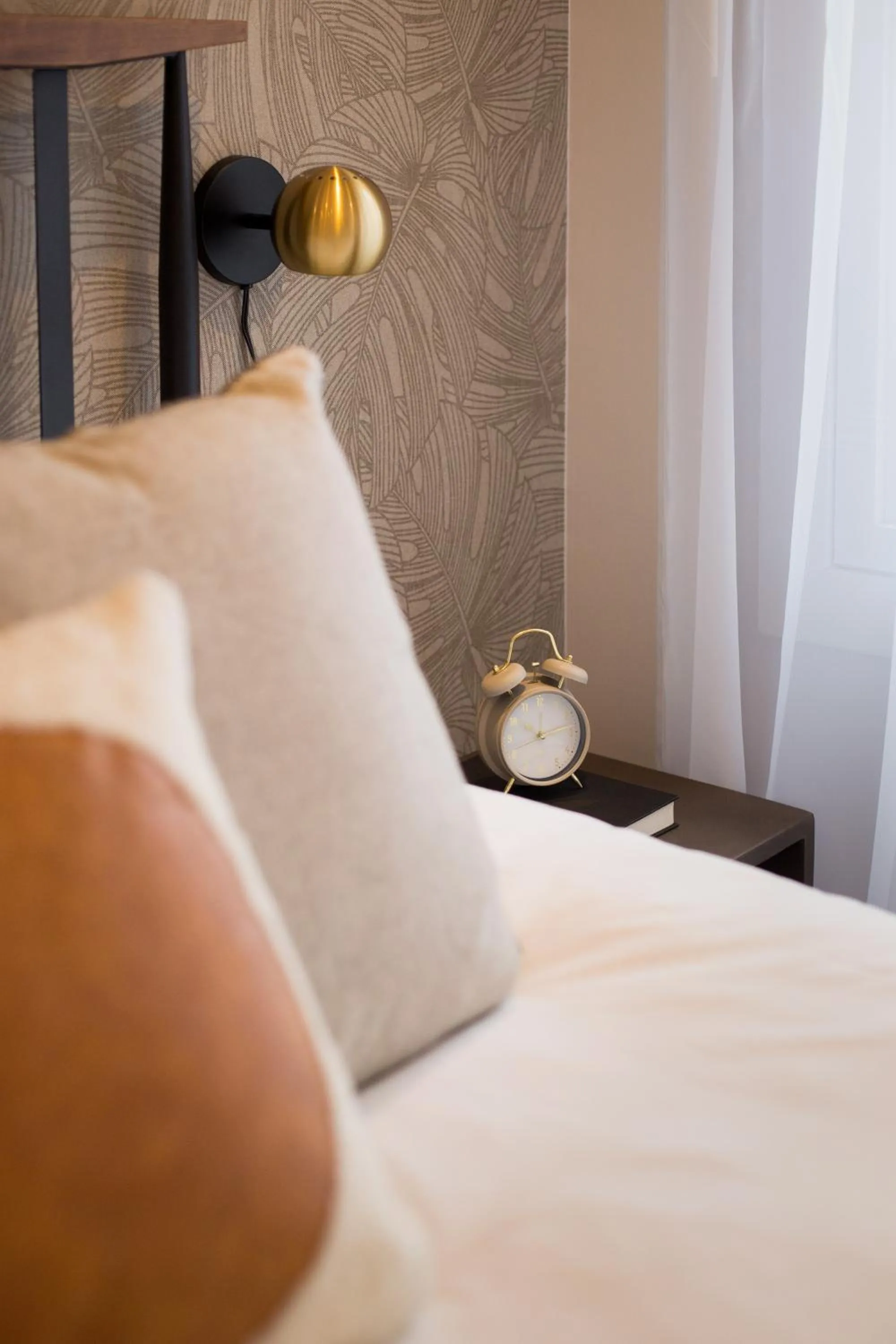 Bed in Scandinavian Studio with Full Kitchen and Bath by Den Stays