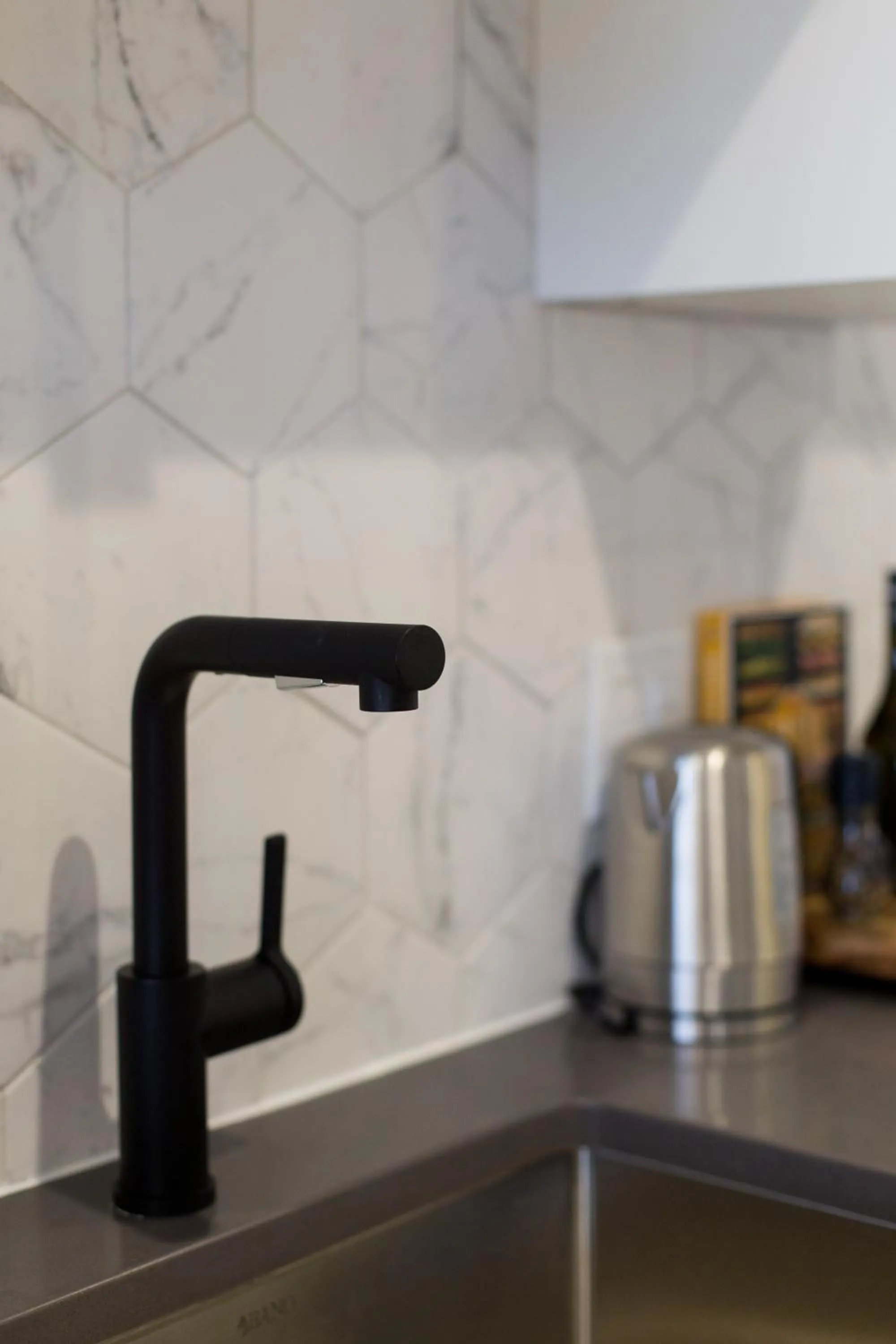 Scandinavian Studio with Full Kitchen and Bath by Den Stays